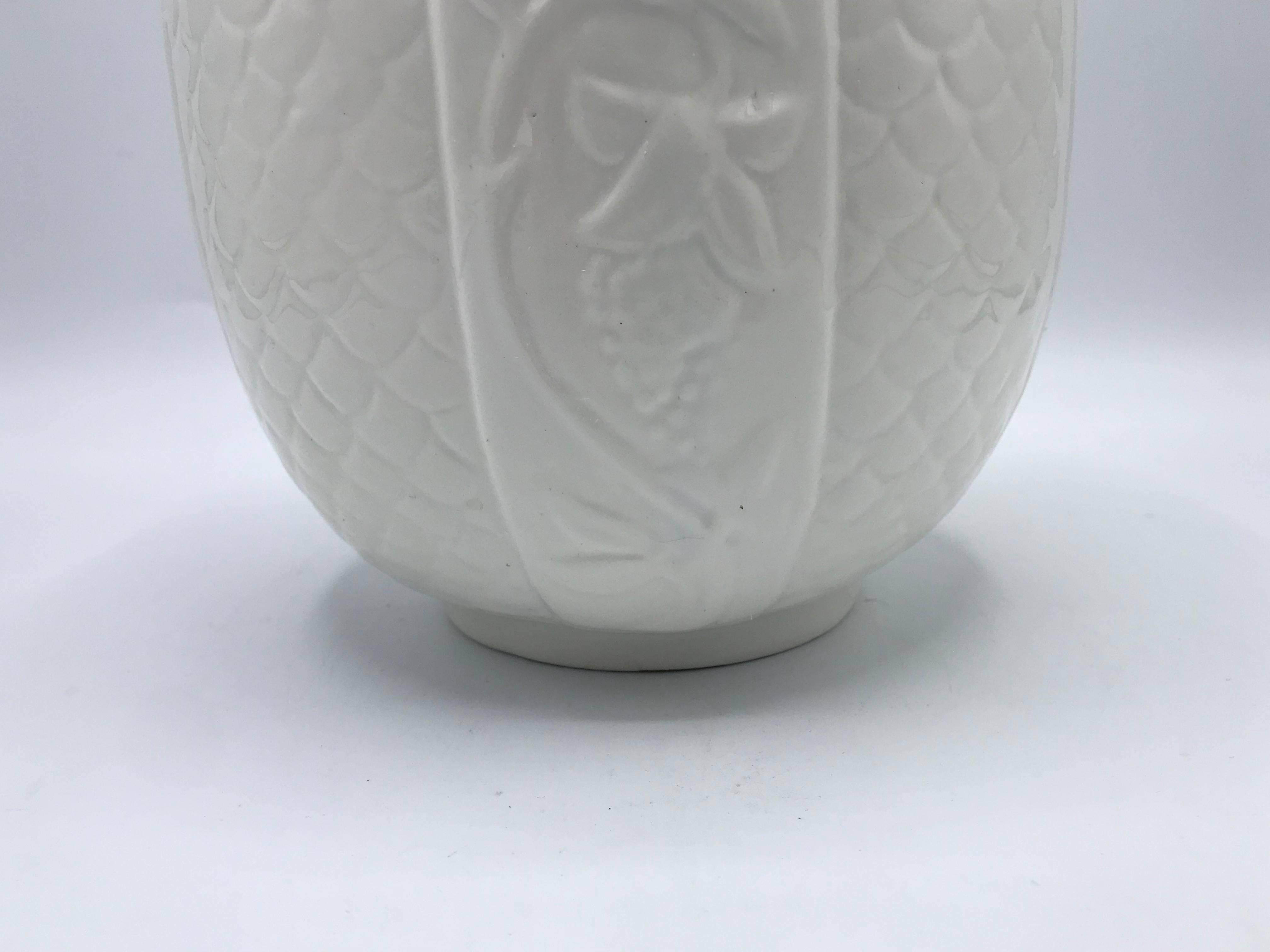 1960s Italian Ceramic Urn Jar with Floral and Pineapple Motif In Good Condition For Sale In Richmond, VA