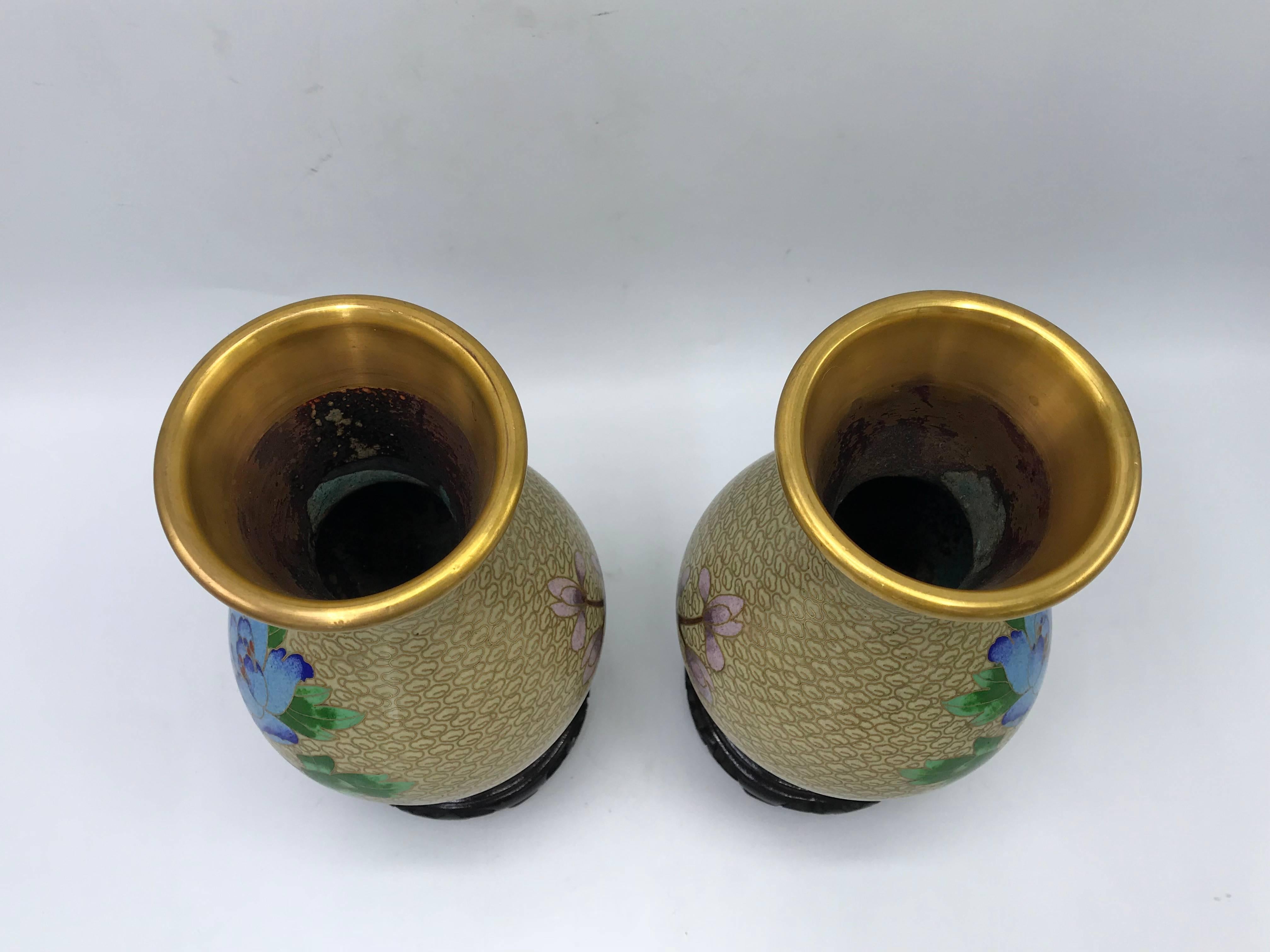 1960s Cloisonné Polychrome Floral Motif Vase on Stand, Pair For Sale 2