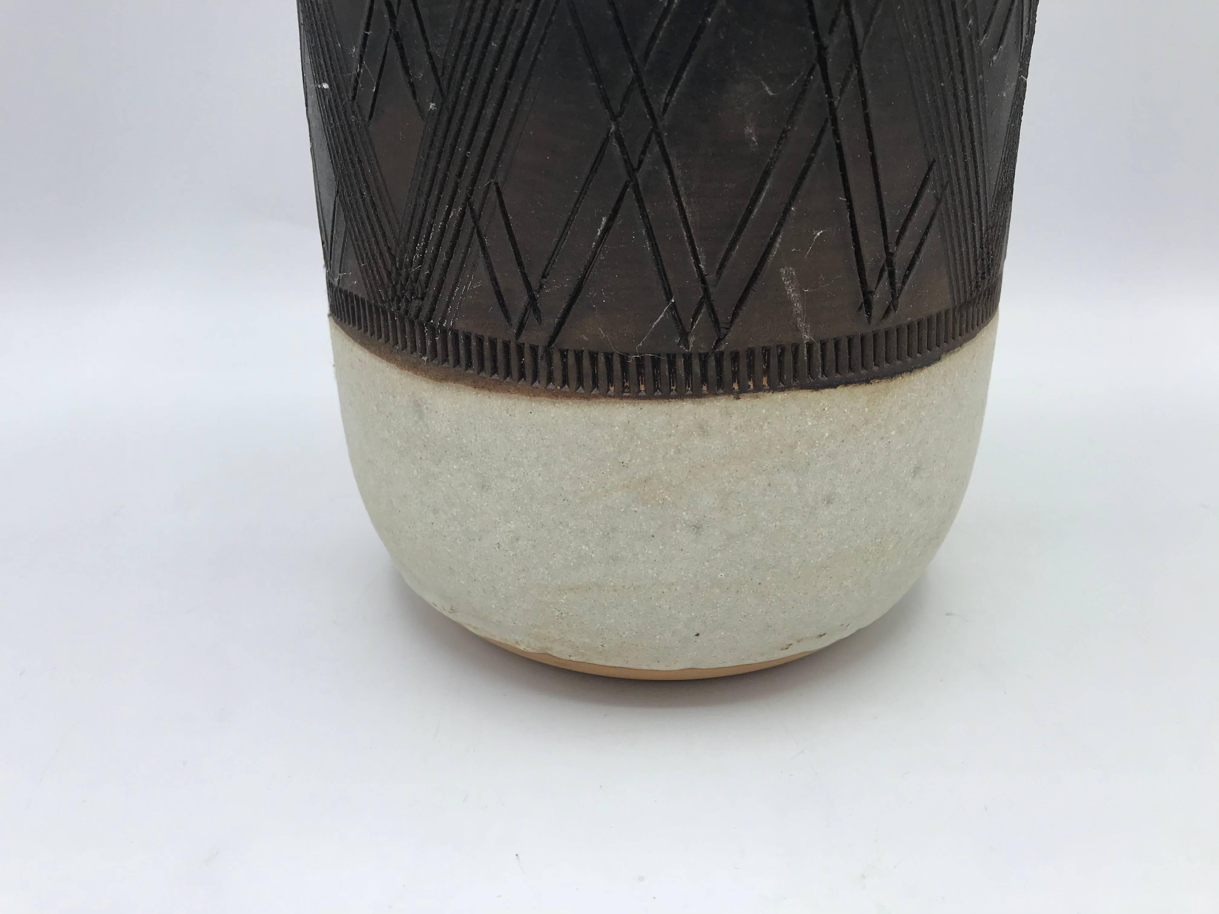 1960s Italian Bitossi Pottery Handled Vase with Geometric Plaid Motif In Excellent Condition In Richmond, VA