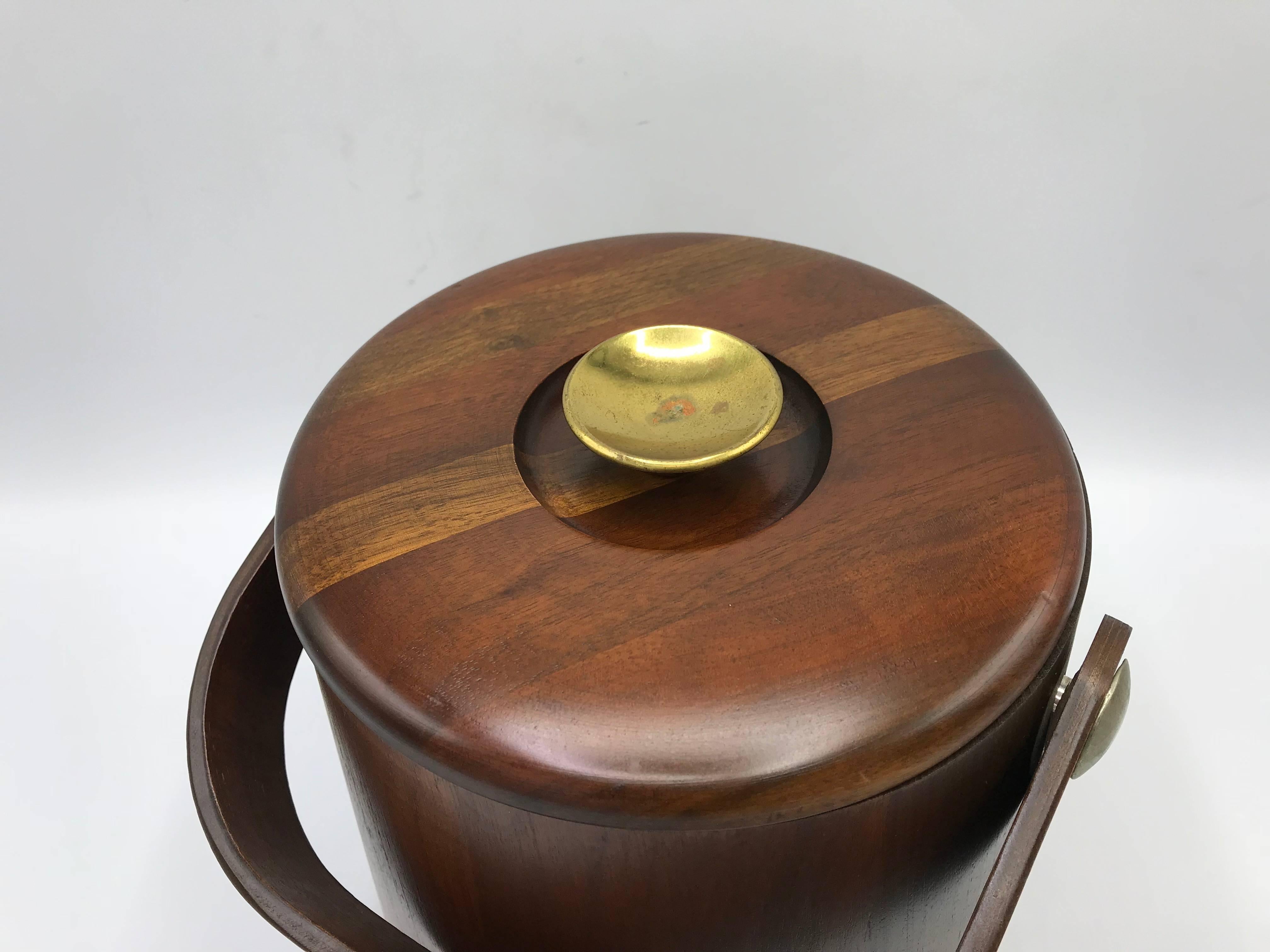 1960s Large Walnut and Brass Ice Bucket with Handle In Excellent Condition In Richmond, VA