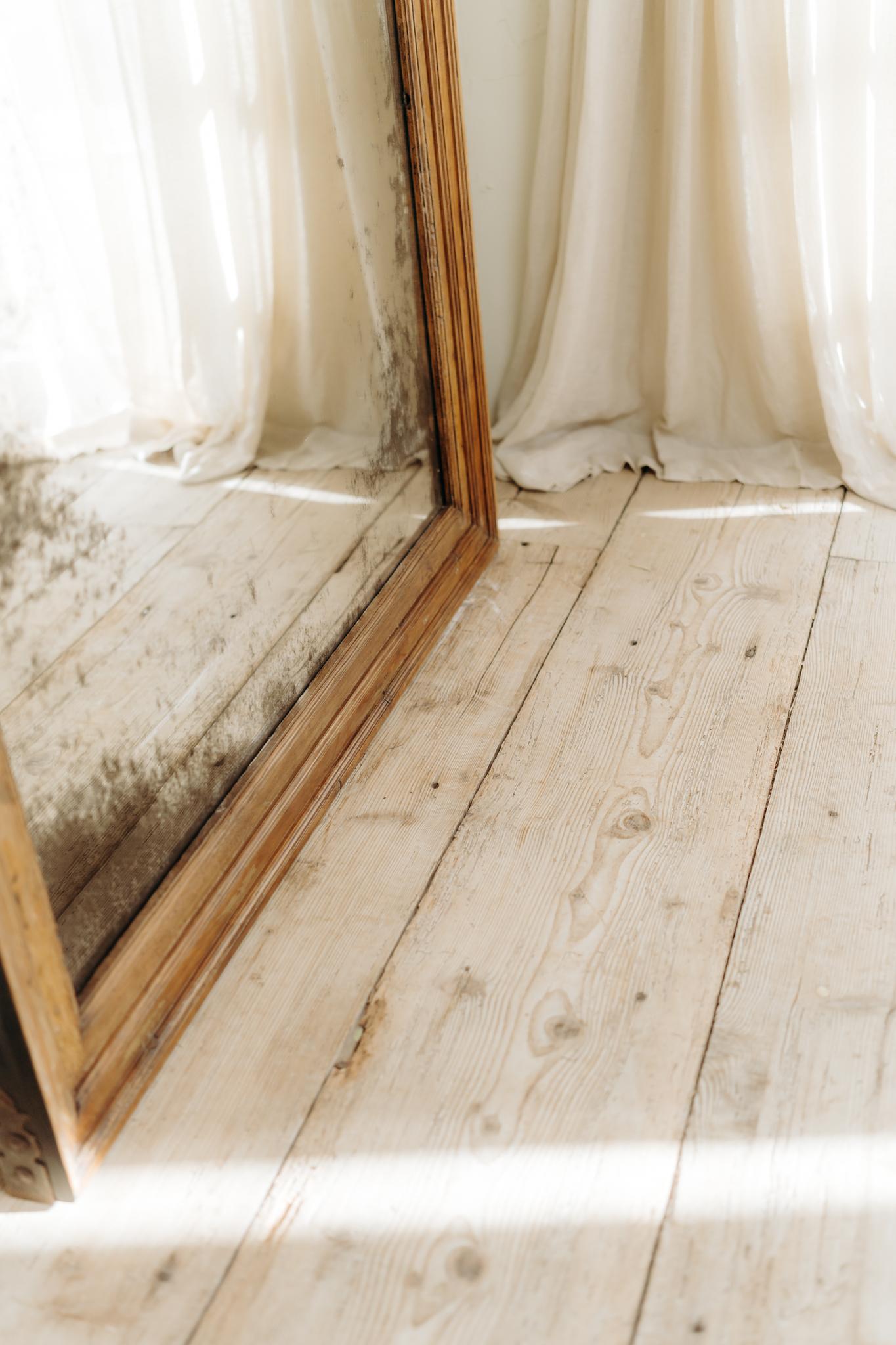 pair of 19th century full length mirrors For Sale 10