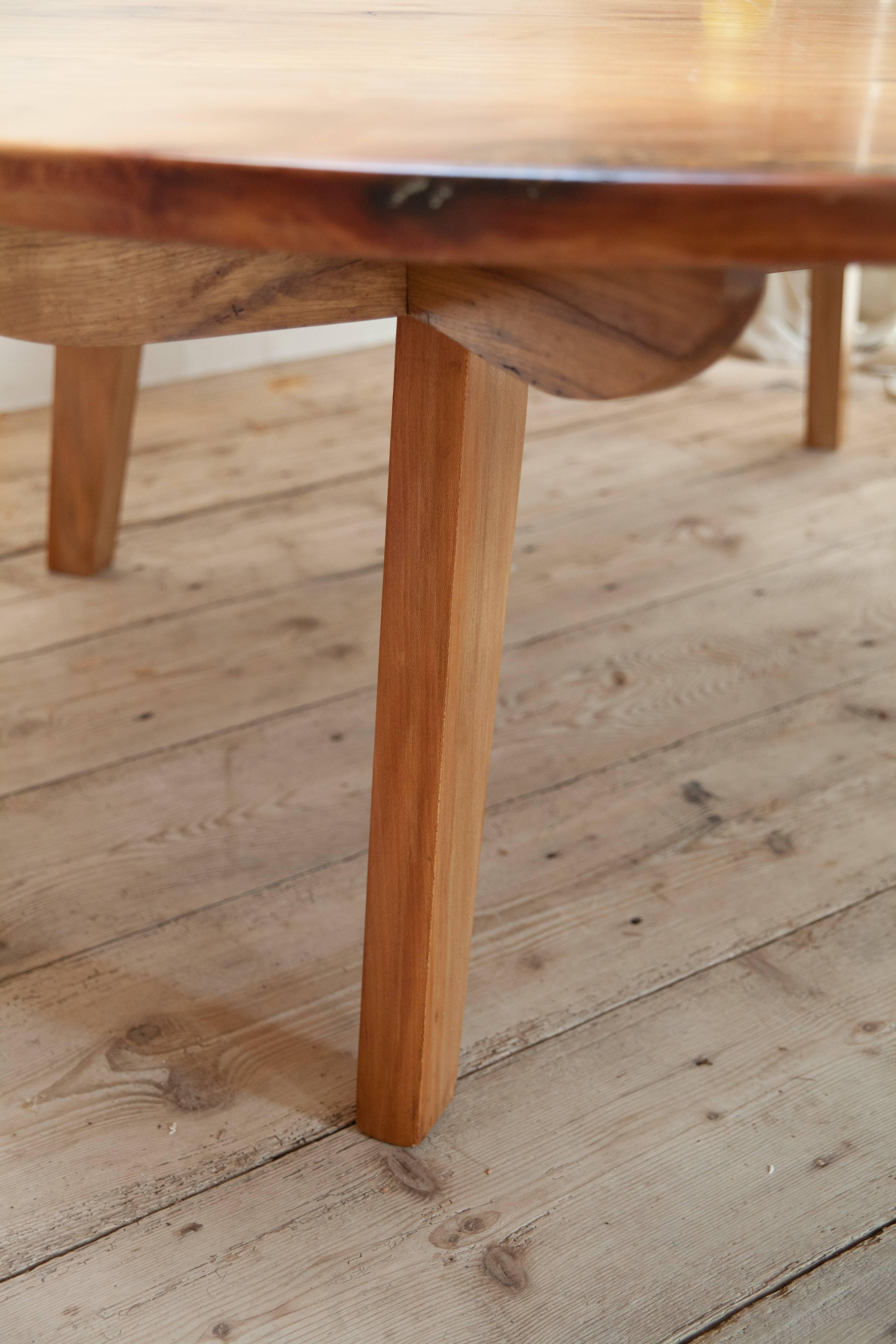 Bois Table circulaire en bois à planches personnalisée en vente