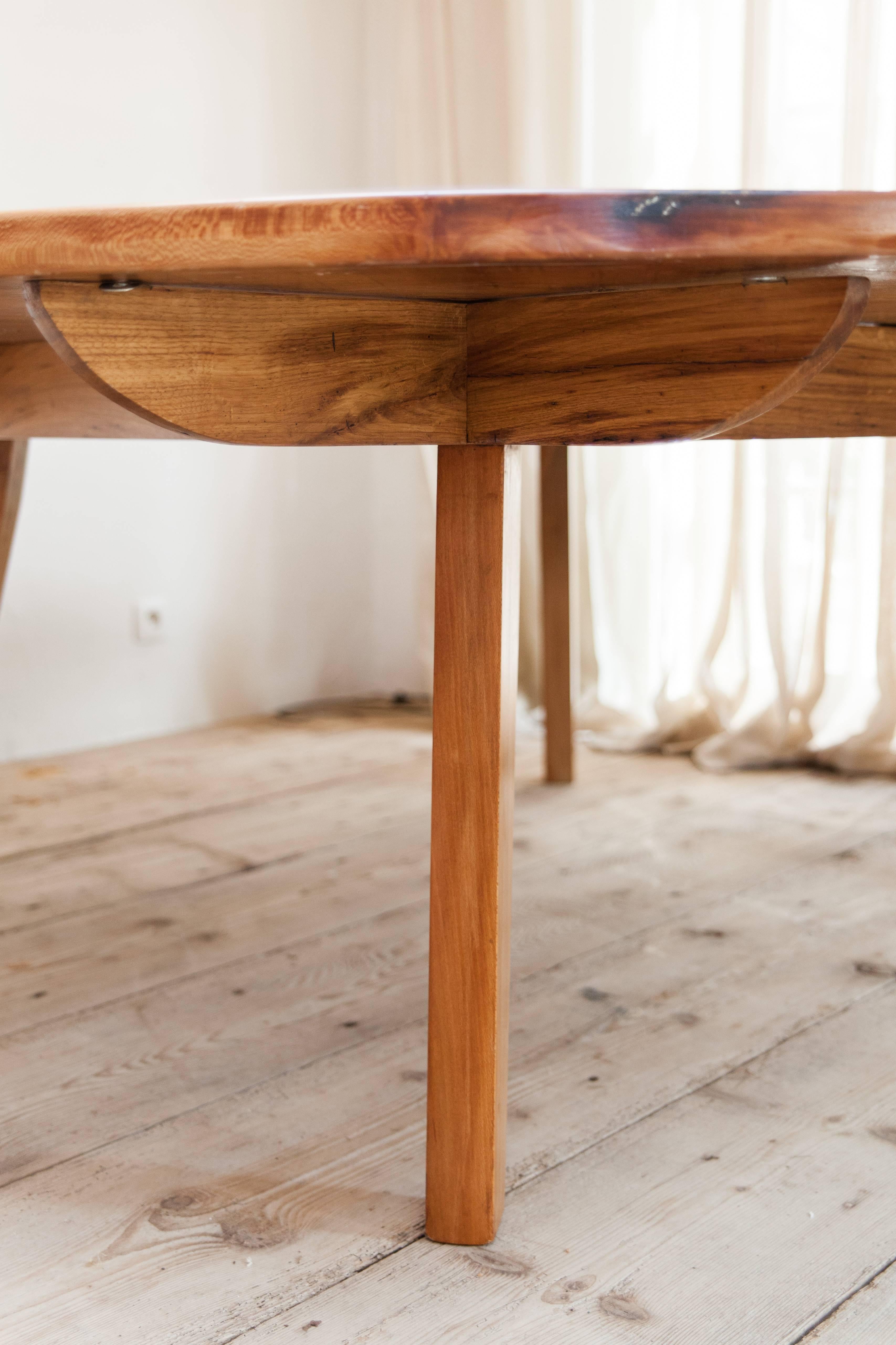 Table circulaire en bois à planches personnalisée en vente 1