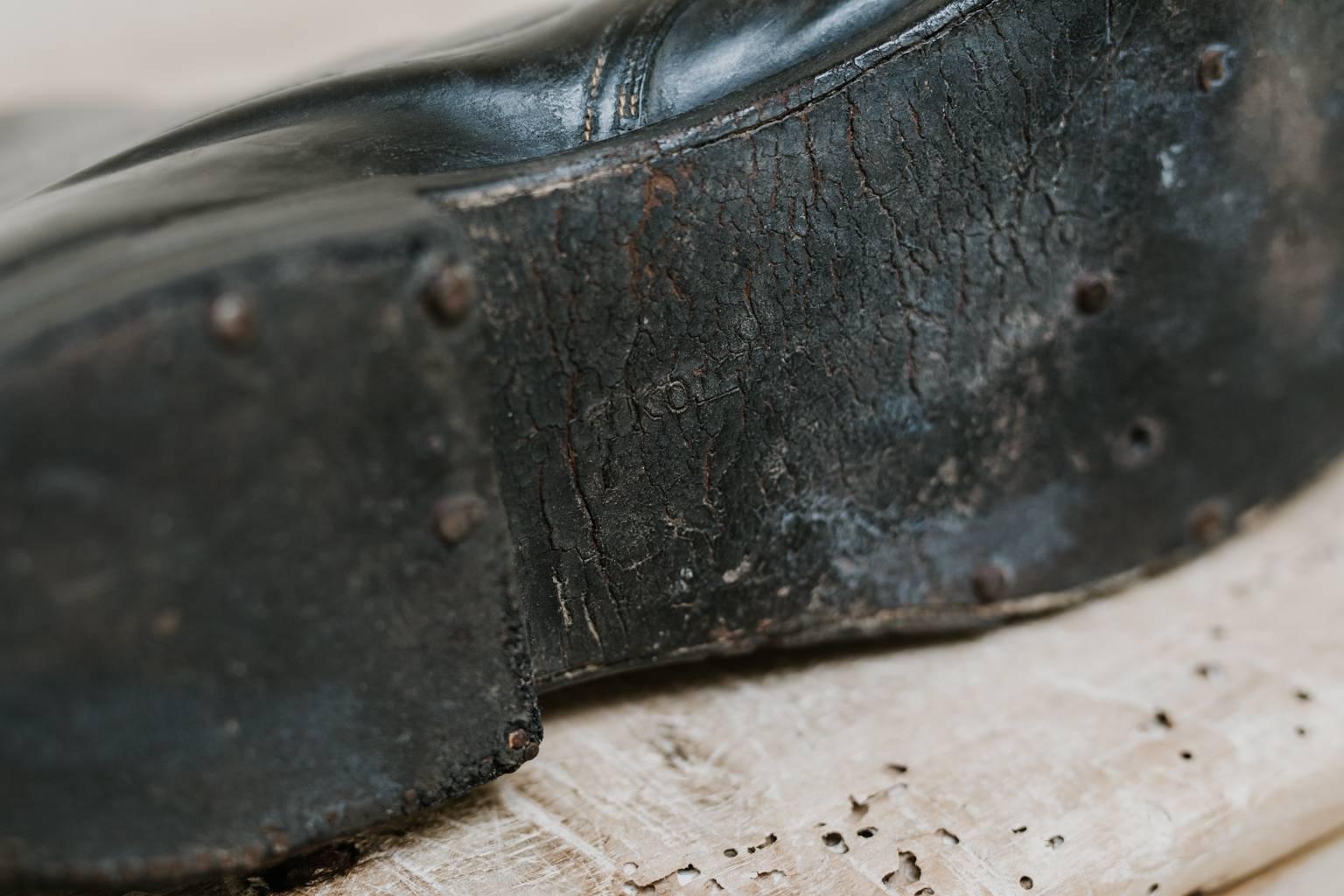 Early 20th Century Pair of Black Leather Giant Shoes 1