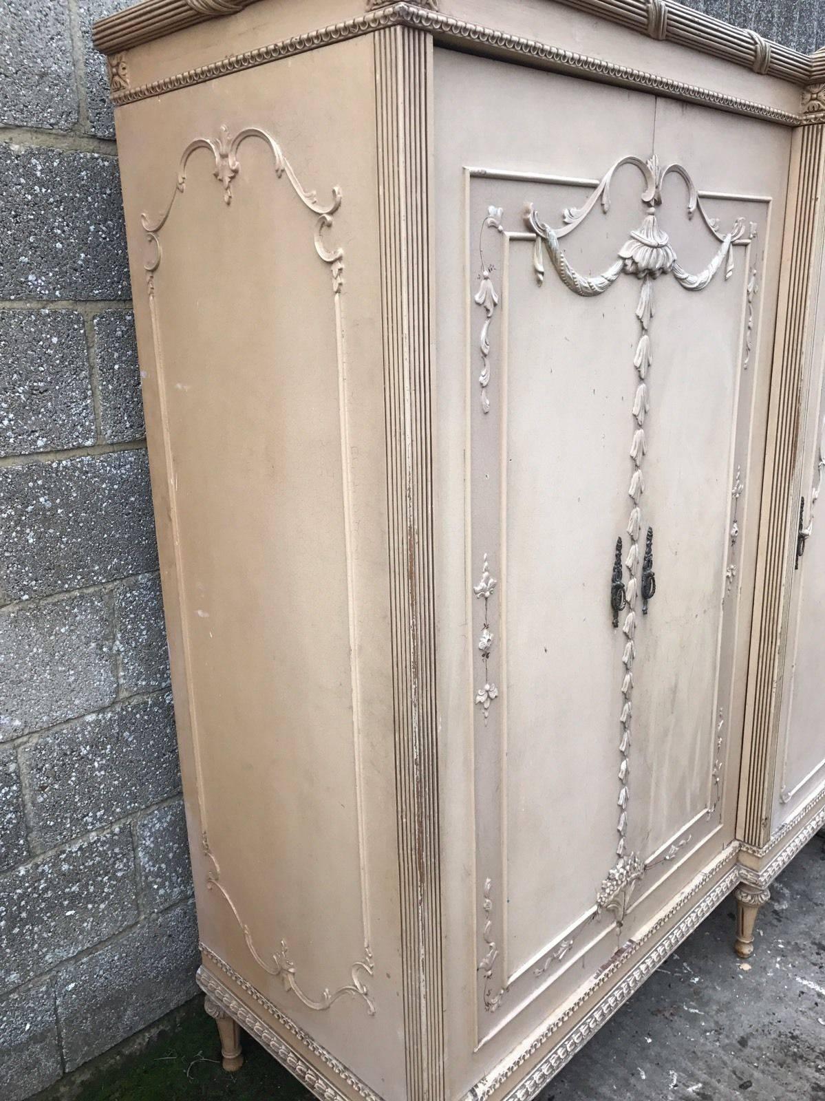 Antique French Original Paint Armoire In Distressed Condition In Lingfield, West Sussex
