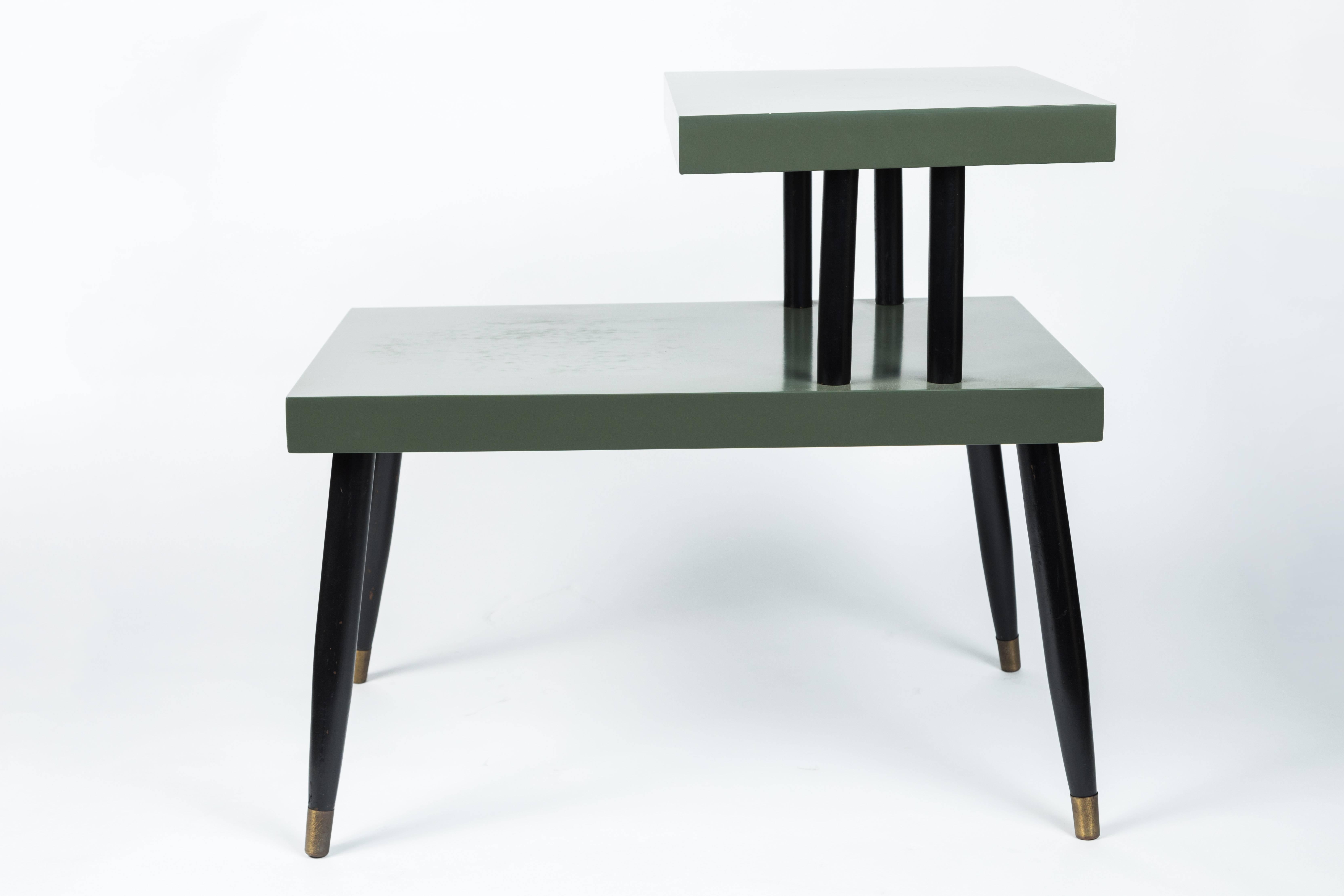 American Mid-Century Modern Two-Tiered Side Table For Sale