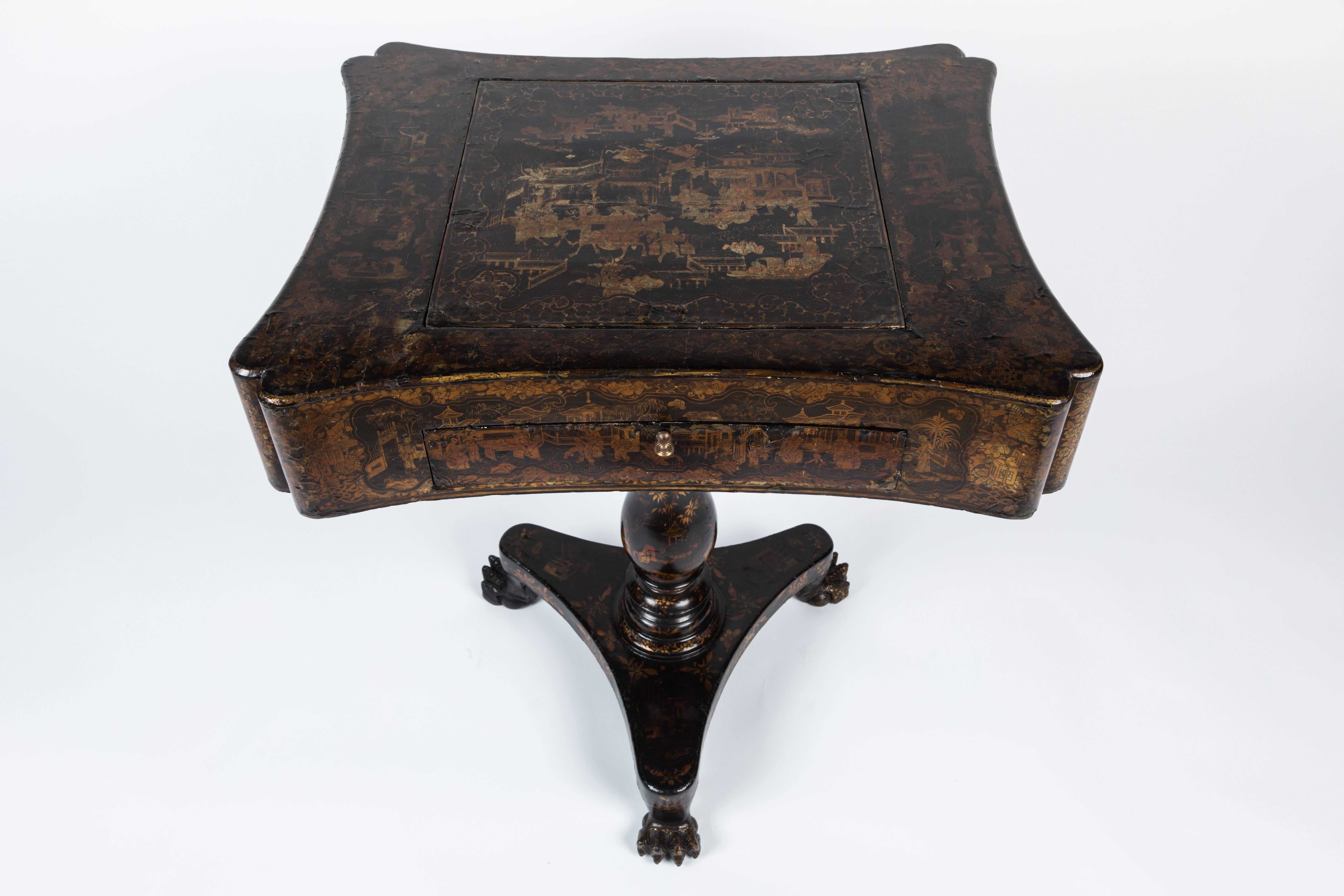 19th Century Regency Chinoiserie End Table In Good Condition In LOS ANGELES, CA