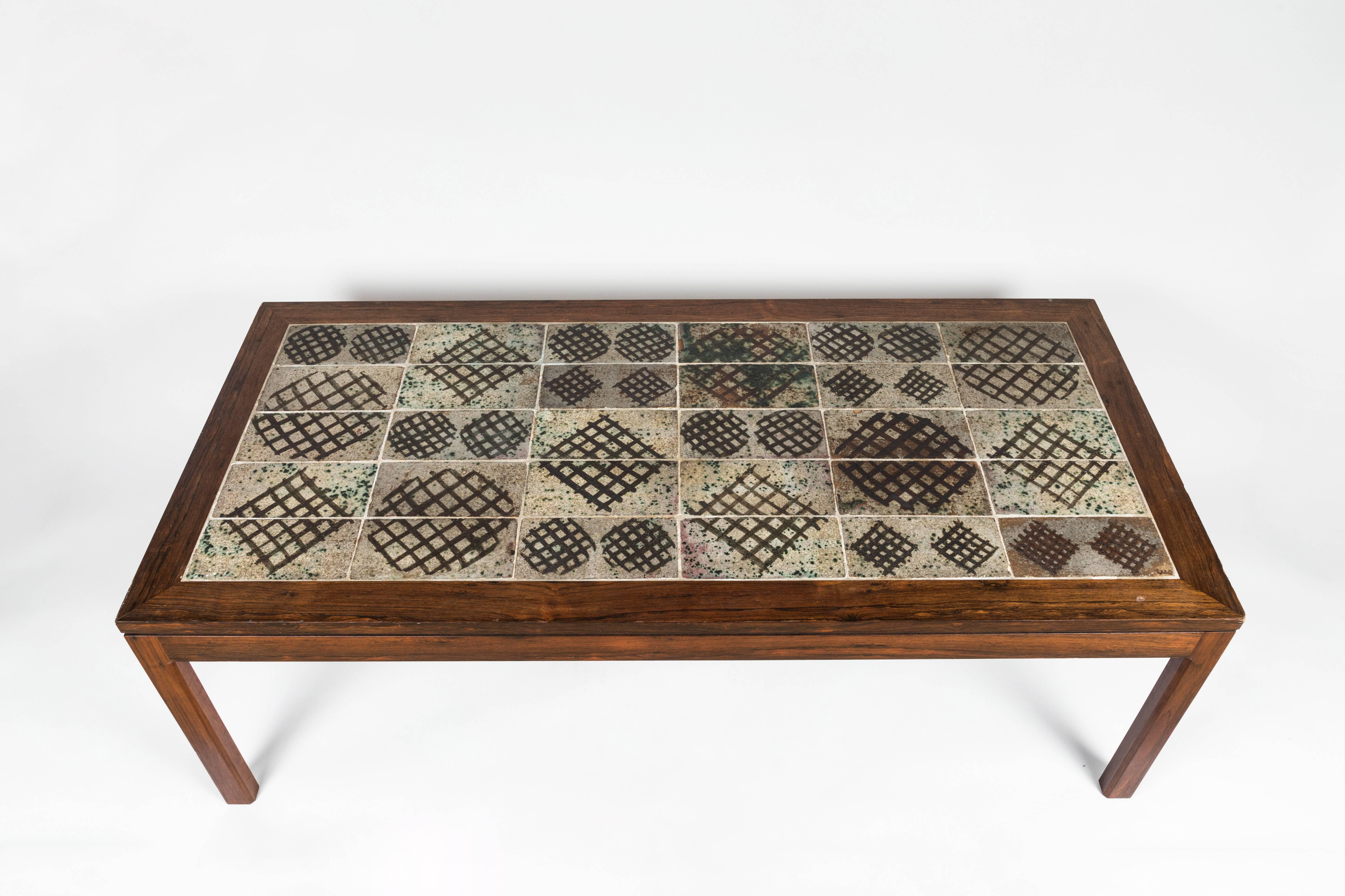 Midcentury Tile Top Coffee Table In Good Condition For Sale In LOS ANGELES, CA