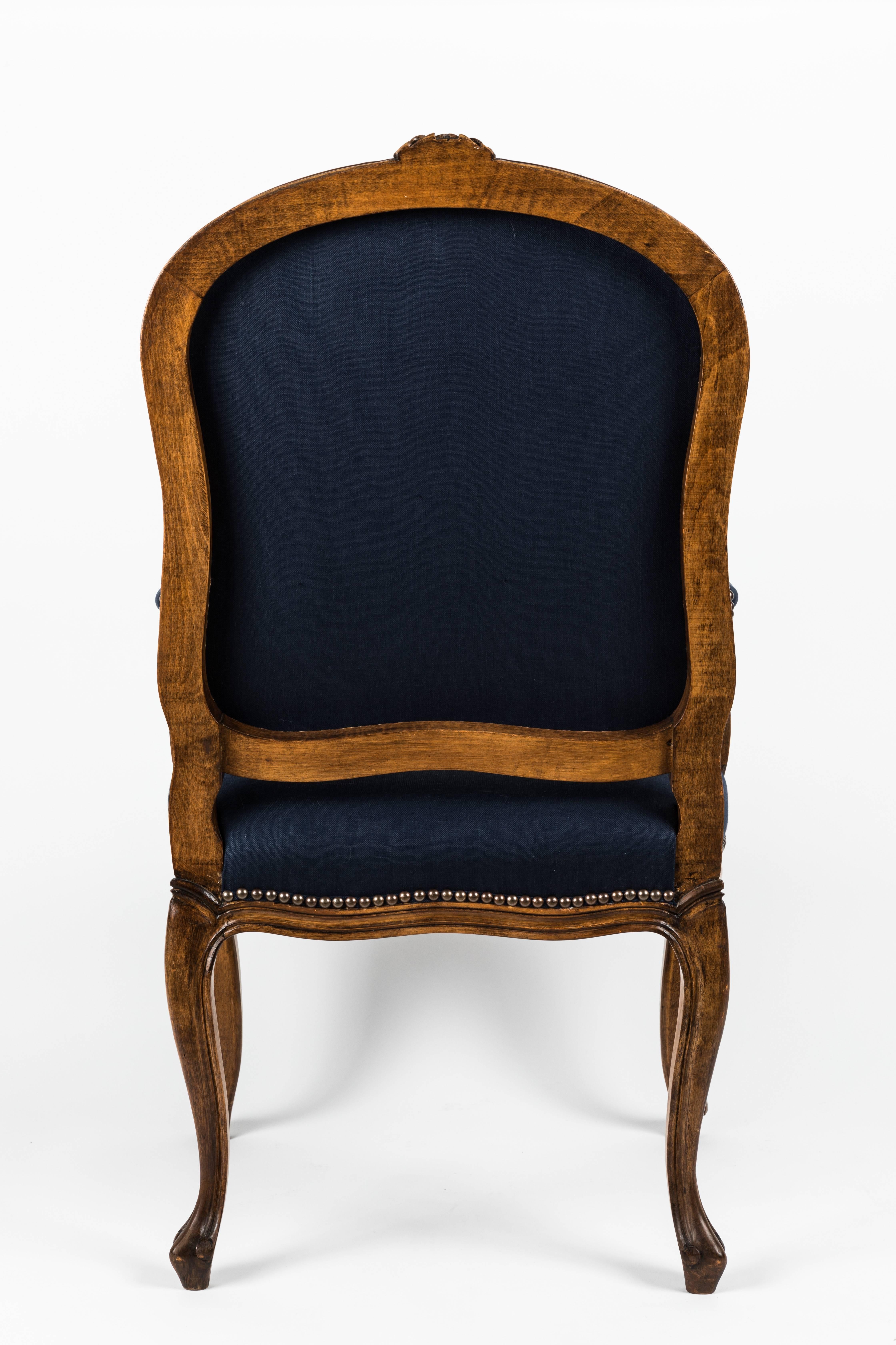 Blaue Fauteuil-Sessel im Stil Louis XV., Paar im Angebot 2