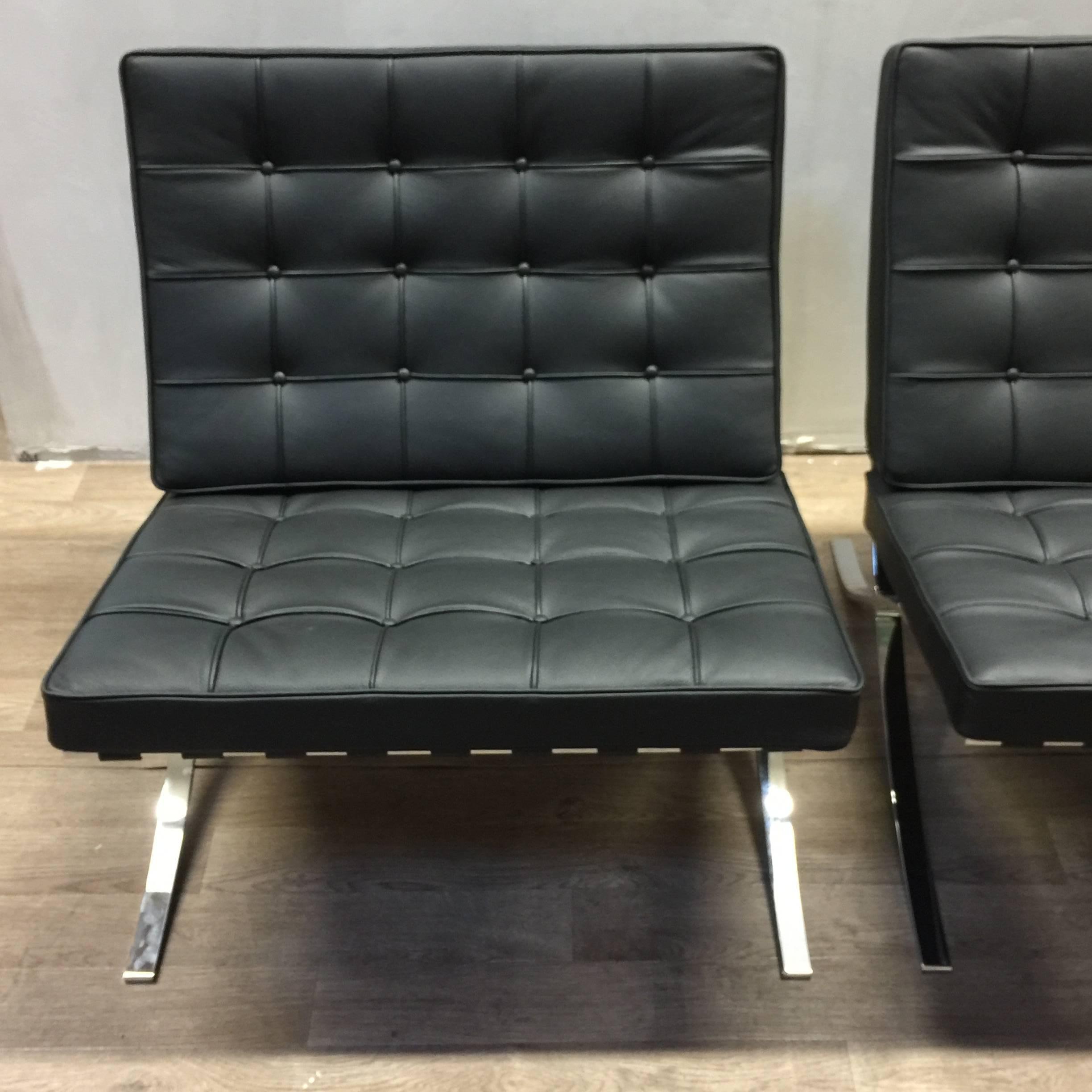 Early 20th Century Pair of Ludwig Mies van der Rohe Barcelona Chairs, Knoll Edition