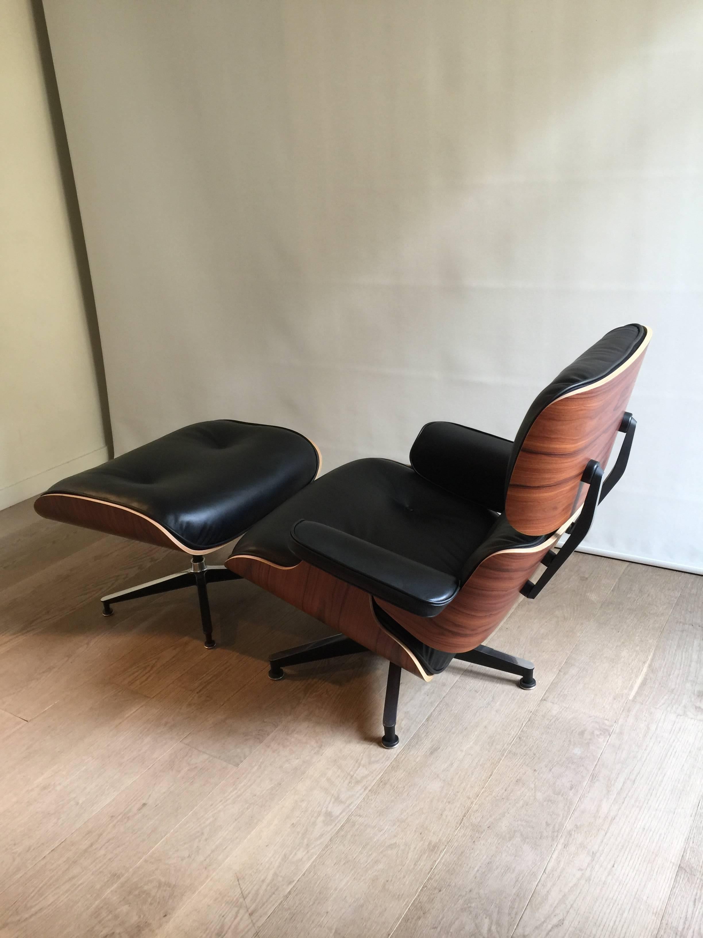 Eames Lounge Chair and Ottoman, Rosewood, Herman Miller In Excellent Condition In Padova, IT