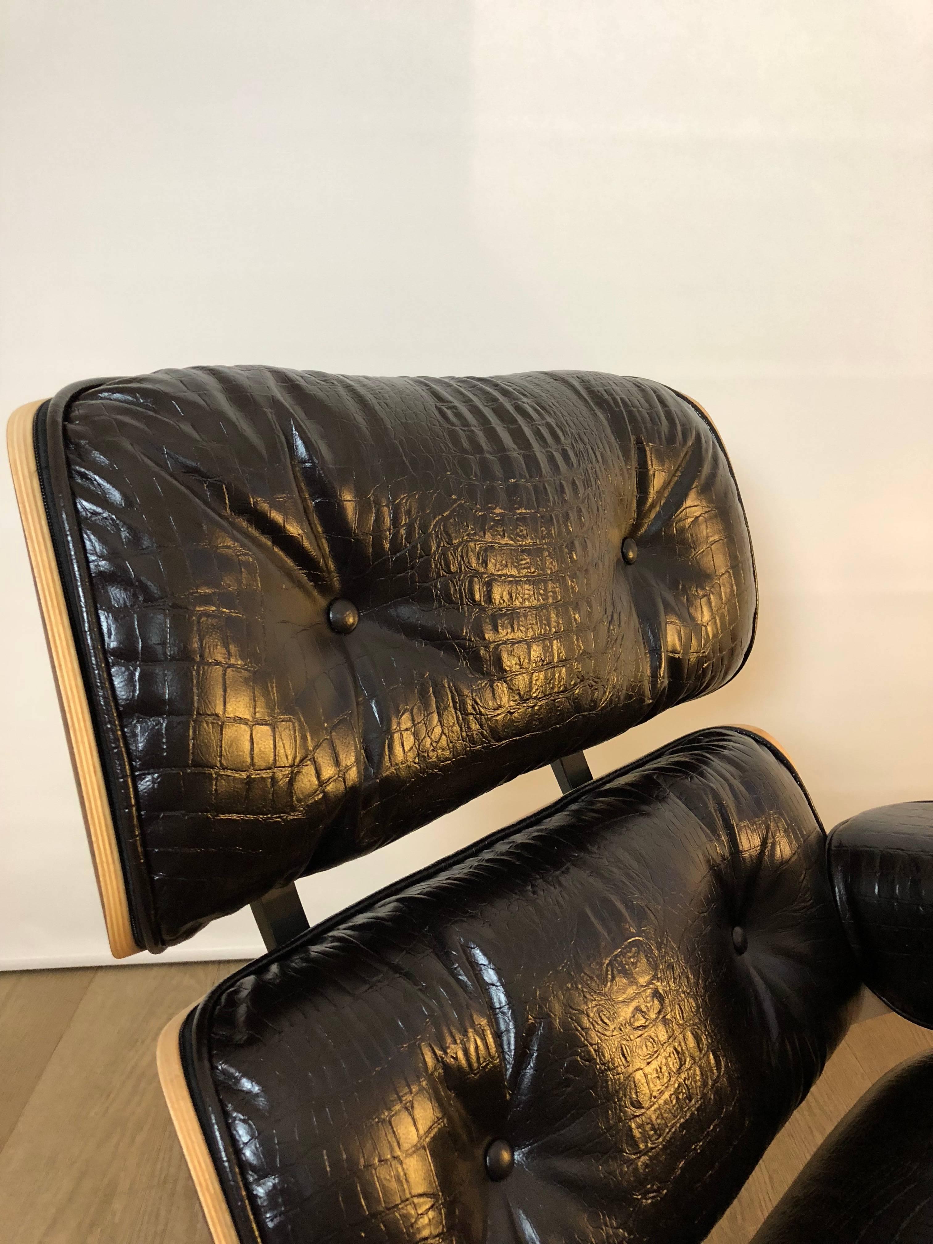 Eames Lounge Chair and Ottoman, Rosewood, Crocodile, Herman Miller In Excellent Condition For Sale In Padova, IT