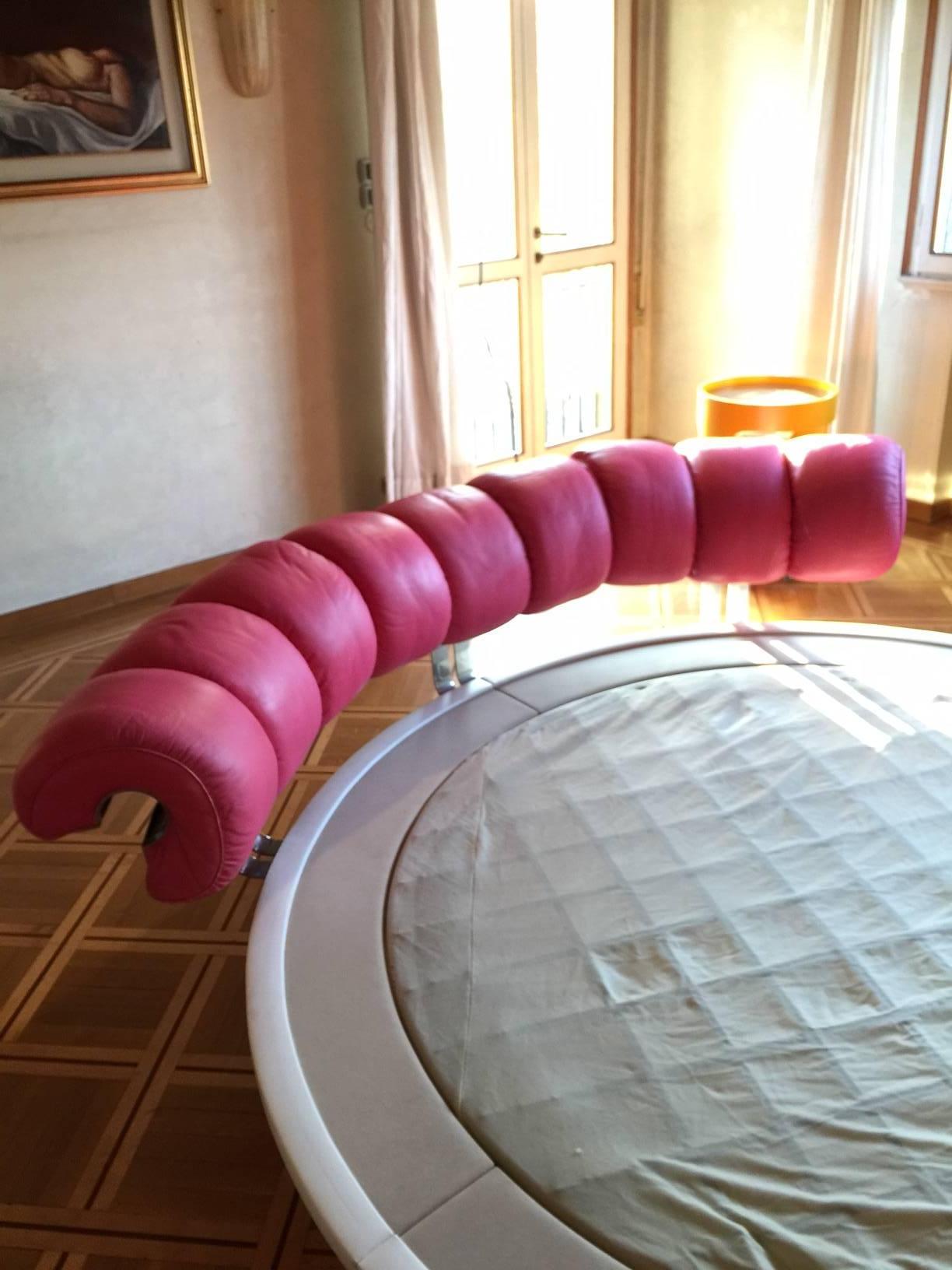 Mid-Century Modern Lullaby Round Bed Poltrona Frau Design Luigi Massoni, 1967 For Sale