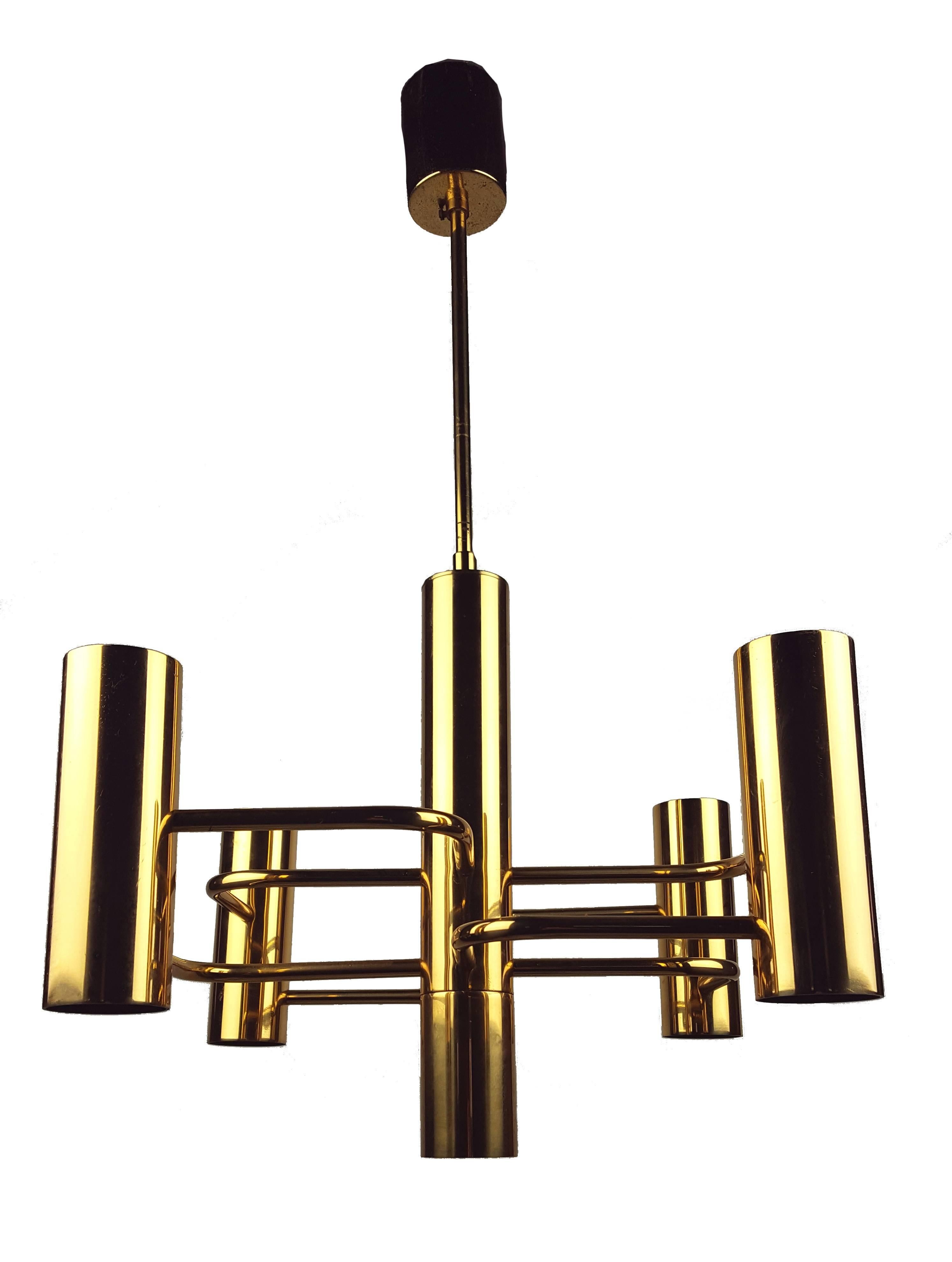 Sculptural and five-armed chandelier on a brass steel frame. Designed by Gaetano Sciolari for Belgian producer Boulanger from 1970. 

Measures: Height 40 cm / 15.7 inch
Diameter 50 cm / 19.7 inch

Is in a good, undamaged condition. 
Please