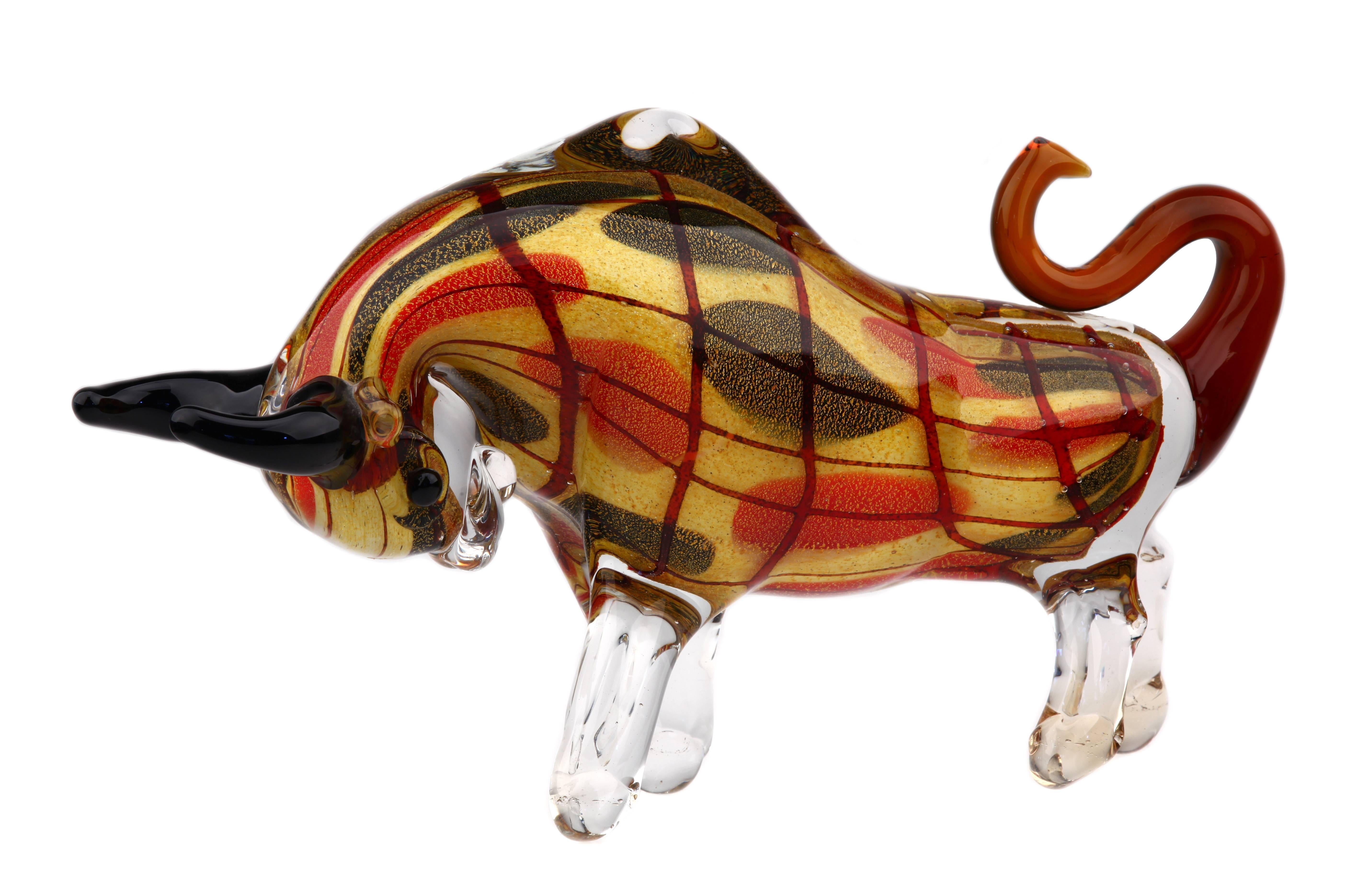 Murano multicolored glass large bull sculpture. Vintage retro Mid-Century Modern.
Is in a very good condition.

Measures: Height 22 cm / 8.7 inch,
width 40 cm / 15.7 inch,
depth 12 cm / 4.7 inch.
