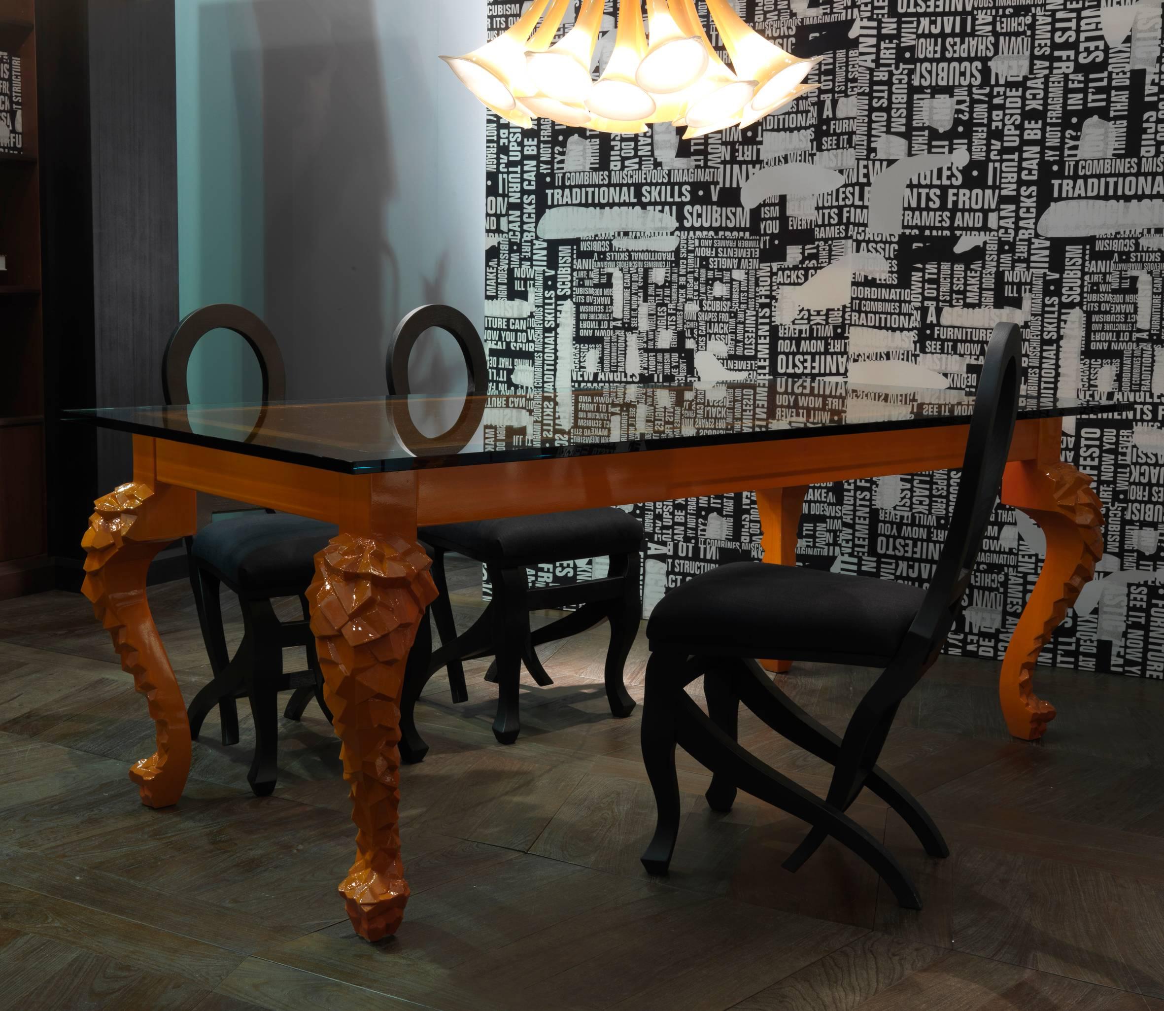 Moderner Tisch im Altschliff, handgeschnitzt, entworfen von Nigel Coates (Italienisch) im Angebot