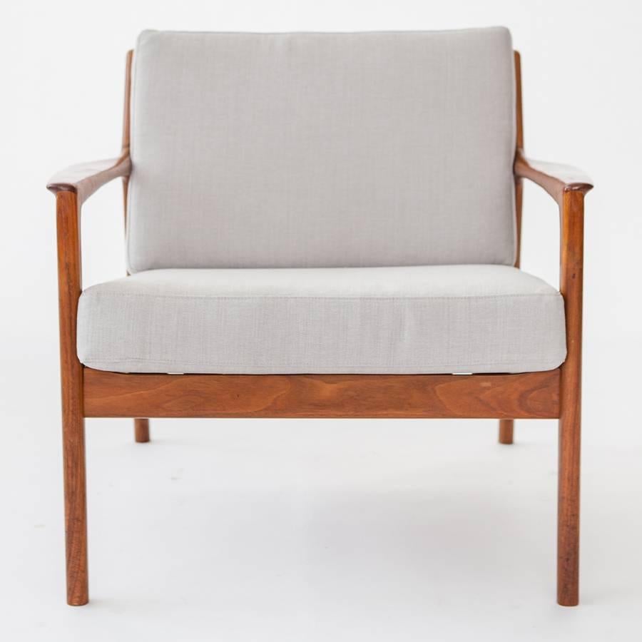 Modern  Pair of “ USA-75” Lounge Chairs