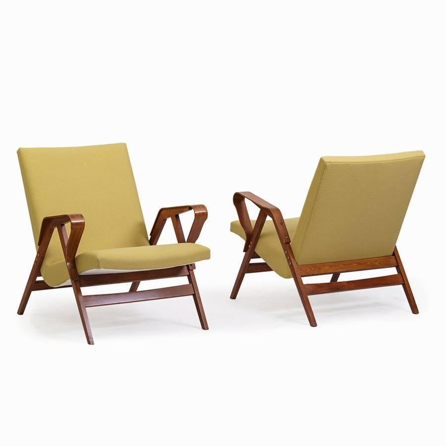 Czechoslovakian 1950s Pair of modernist Lounge Chairs produced by Tatra. Excellent condition.