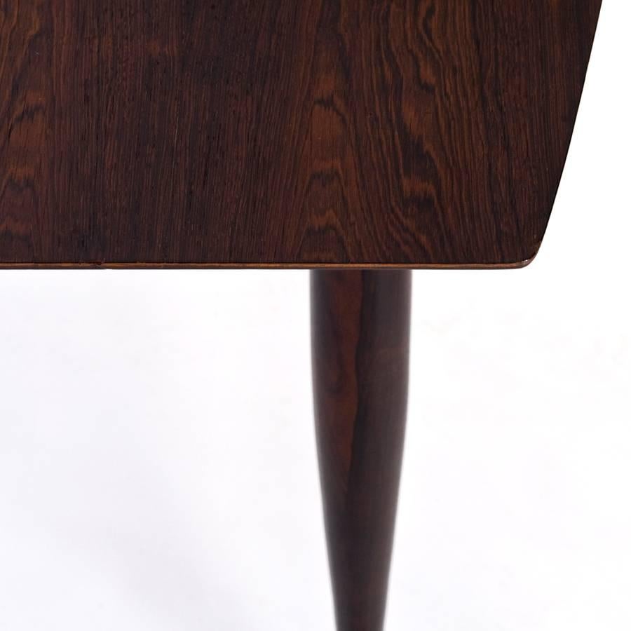 Mid-Century Modern Giuseppe Scapinelli 1950s Dining Table in Jacaranda and veneer top For Sale
