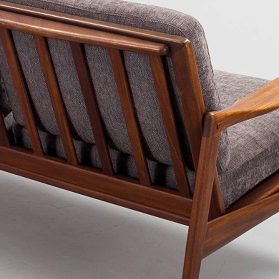  Ib Kofod-Larsen 1960s Kandidaten Sofa in teak and fabric produced by OPE Mobler In Good Condition For Sale In Milan, IT