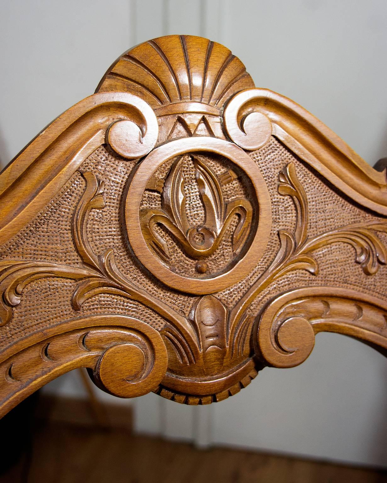 Mid-20th Century Italian Renaissance Style Carved Wood Savonarola Chair 2
