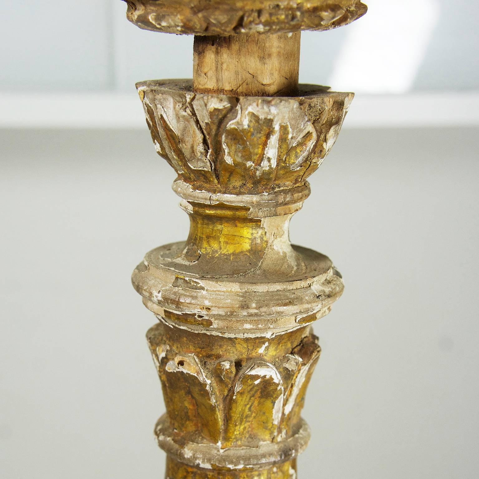 18th Century Italian Giltwood Altar Candlestick In Good Condition For Sale In Firenze, IT