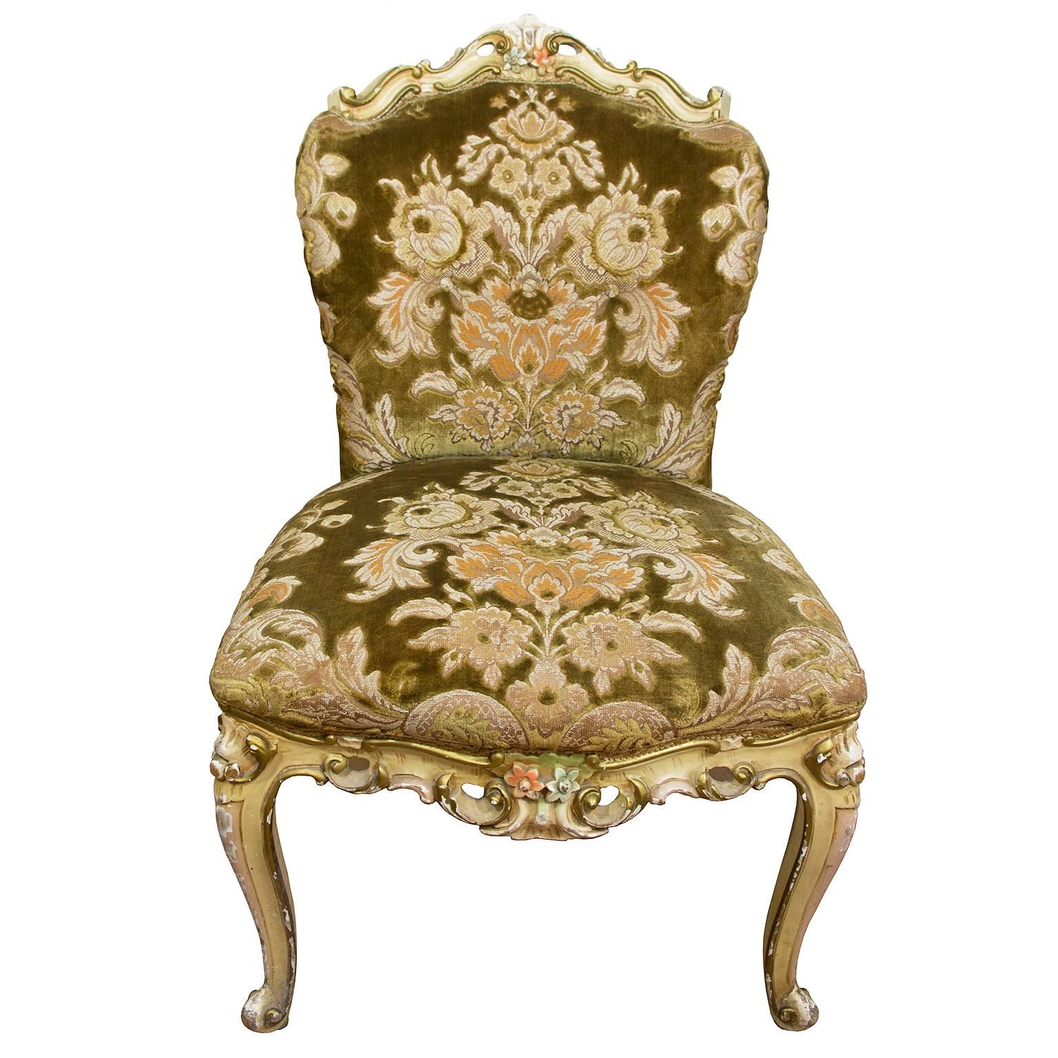 Beautiful 19th century antique painted and gilded wood Italian accent chair / slipper chair.
Very good condition, with minor age defects (please see photos).

Measurements:
Full height: 85 cm / 34 inches.
Width: 53 cm / 21 inches.
Depth: 41 cm