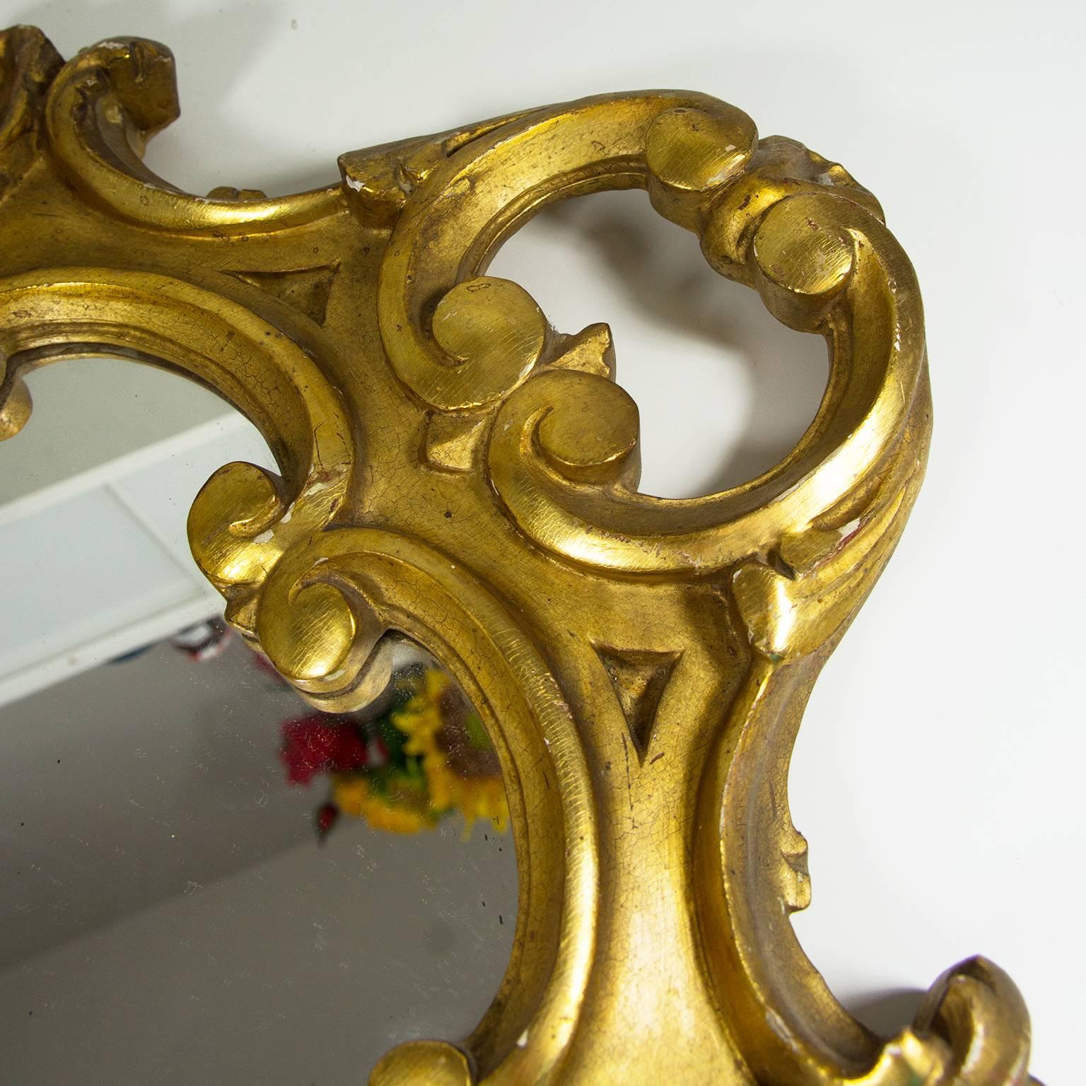 20th Century Antique Italian Louis XV Giltwood Mirror Sconce For Sale