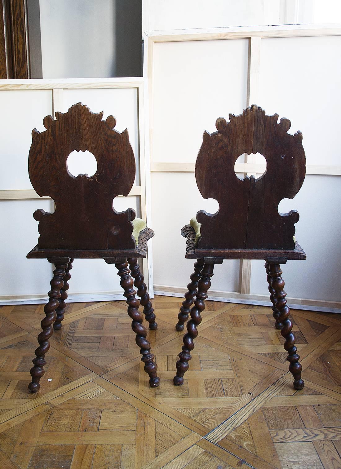 19th Century Pair of Carved Wood Renaissance Style Side Chairs with Spiral Legs In Good Condition In Firenze, IT