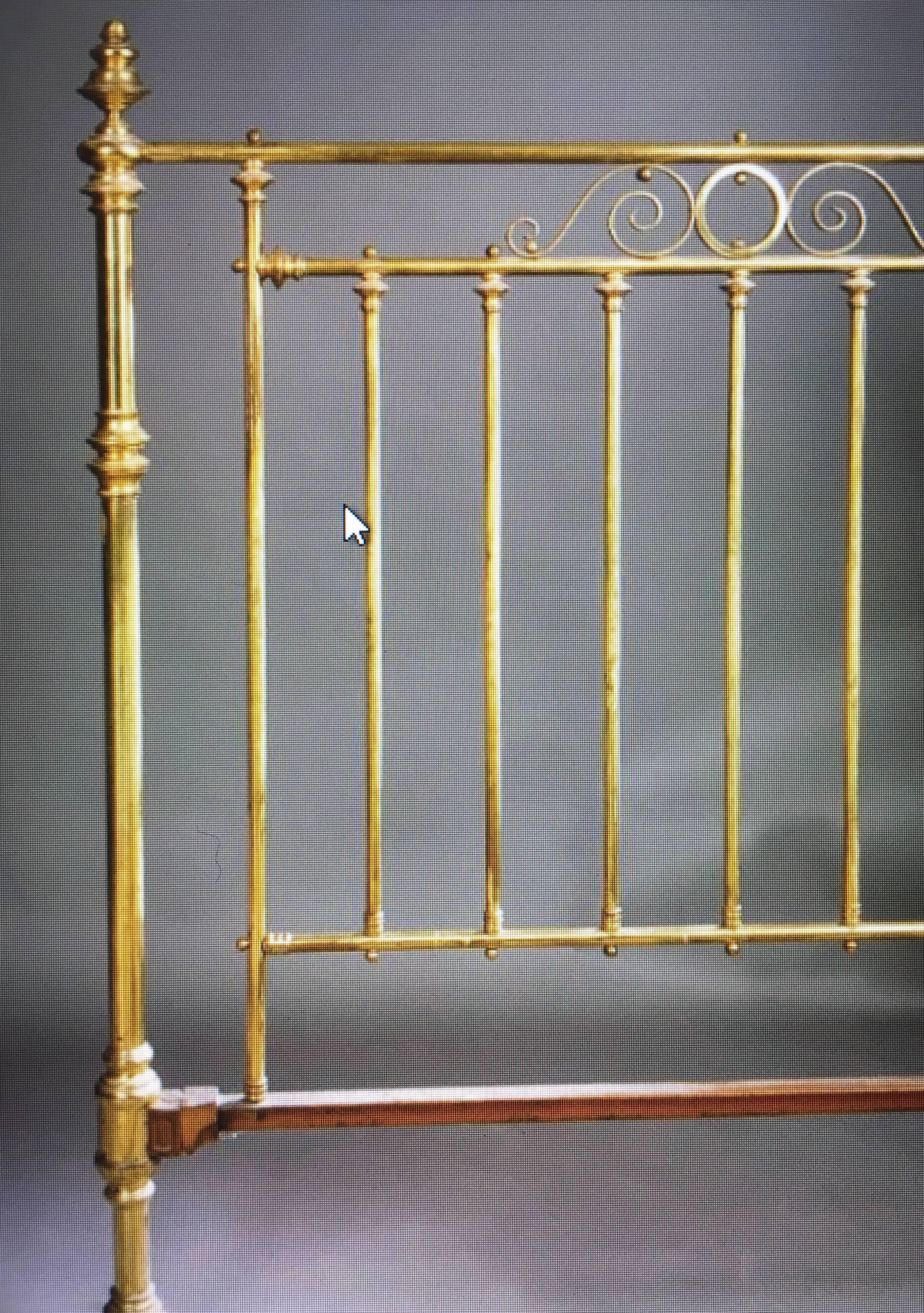 A magnificent all brass bedstead with decorative castings, ornate kneecaps, side drops and knobs with wheels.

The price is for the bed alone. The base and mattress are not included.
Back side measures in cm. H 153, W 140
Front side measures in