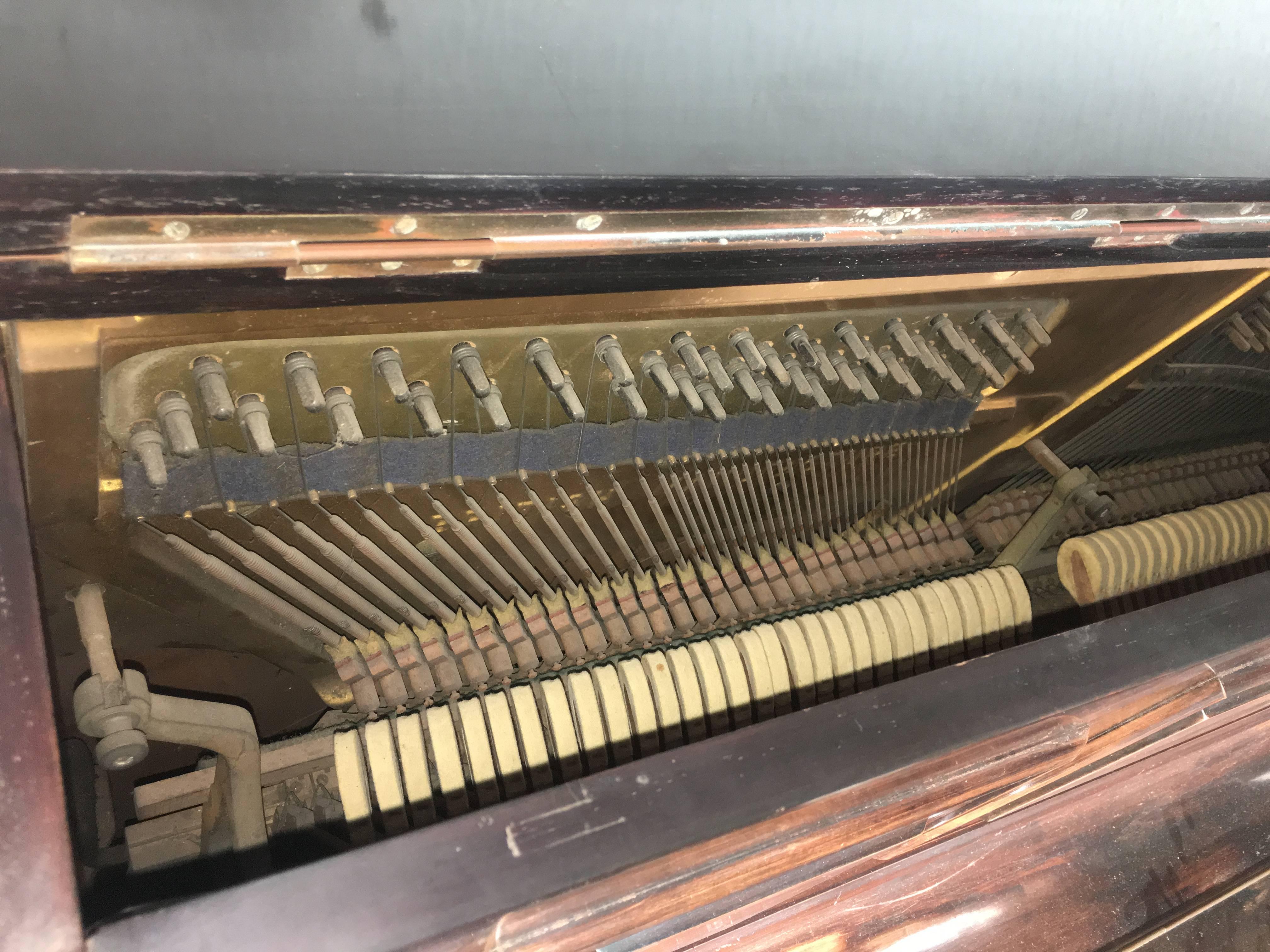 XIXe siècle 1896 Lissack & Co London Upright Iron Gand Diplôme décerné Piano