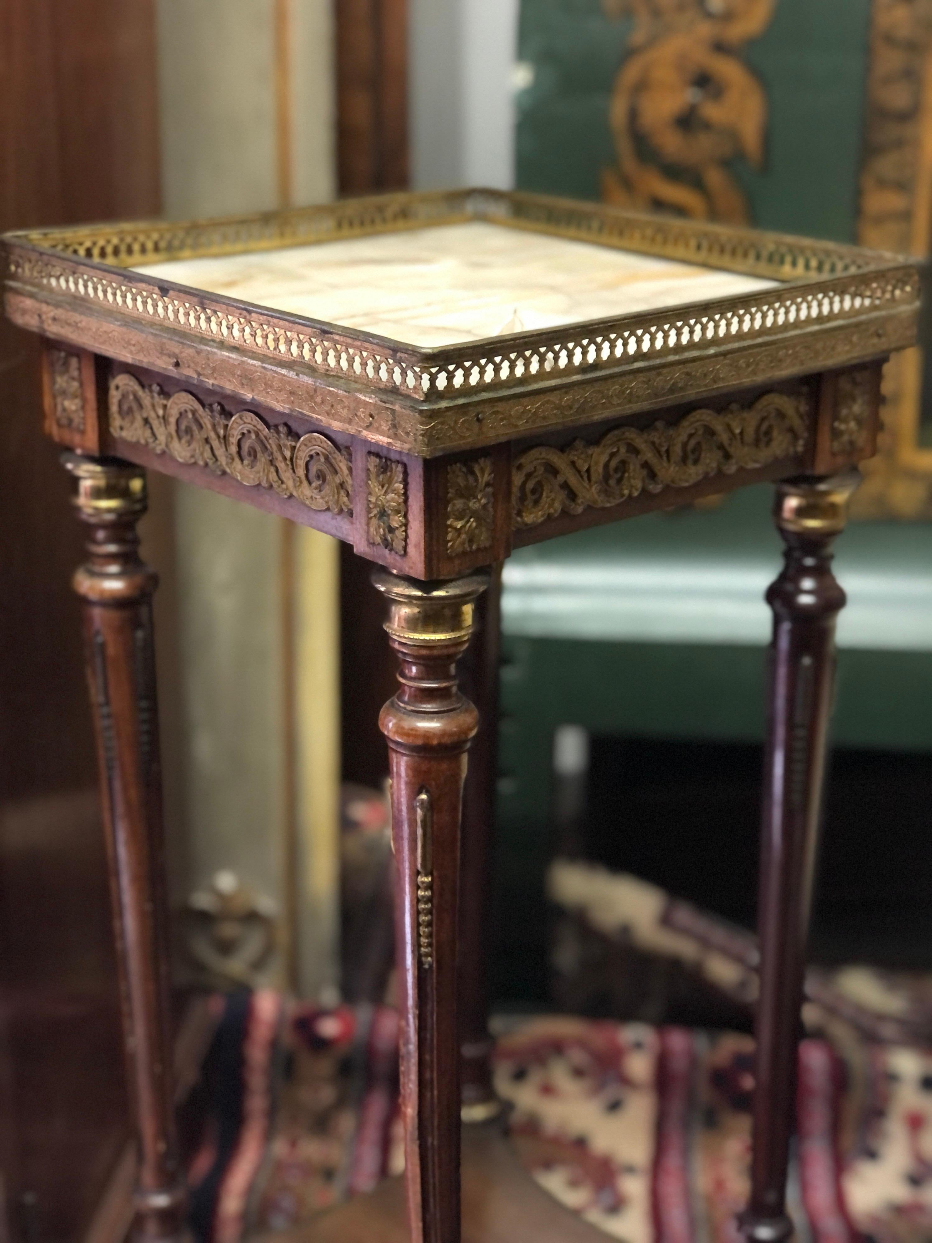 Late 19th Century French Mahogany Side Table with Onyx Top Plate 3