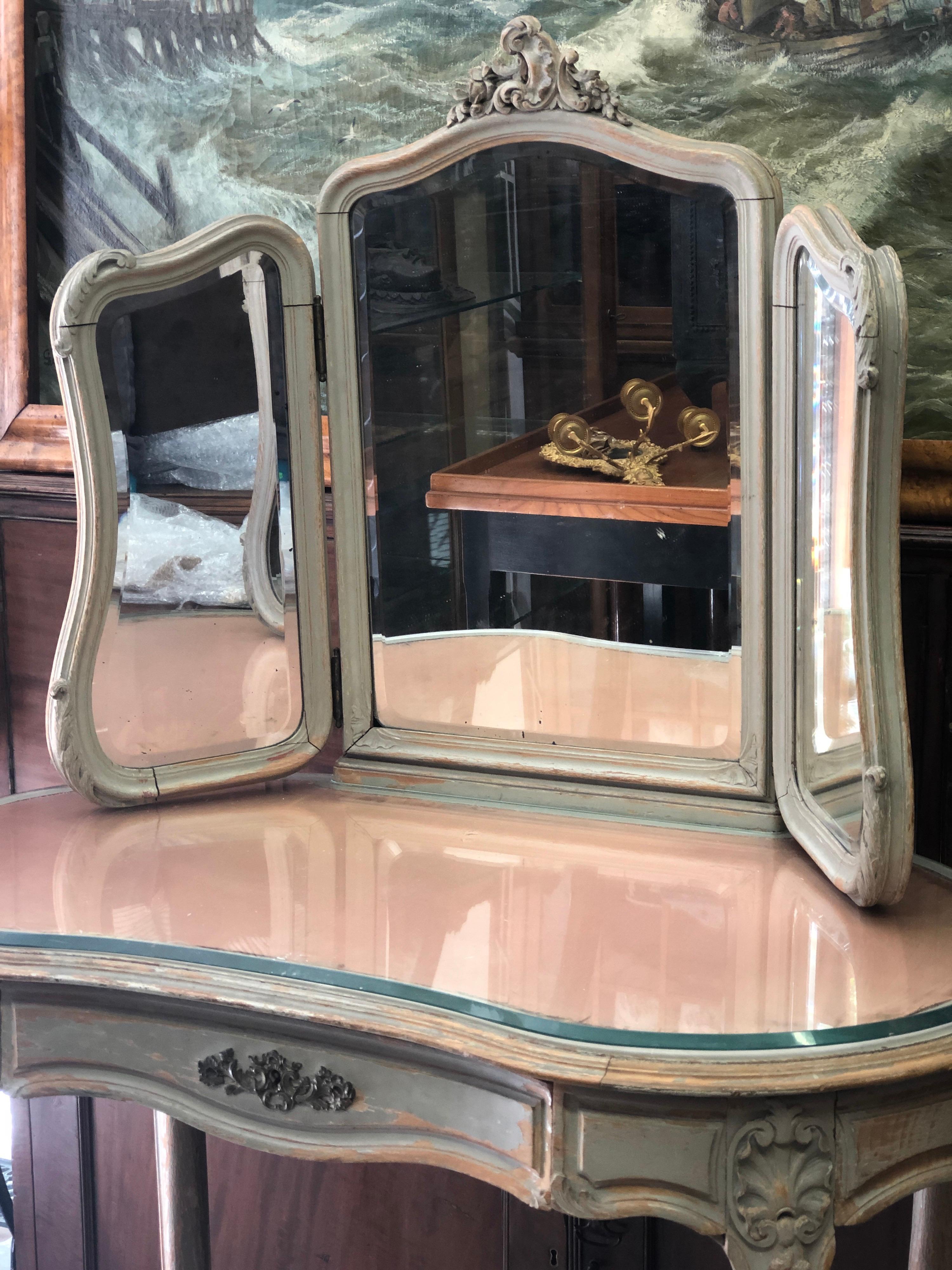20th Century French Louis XV Vanity Table with Triple Mirror and Front Drawer In Good Condition For Sale In Sofia, BG