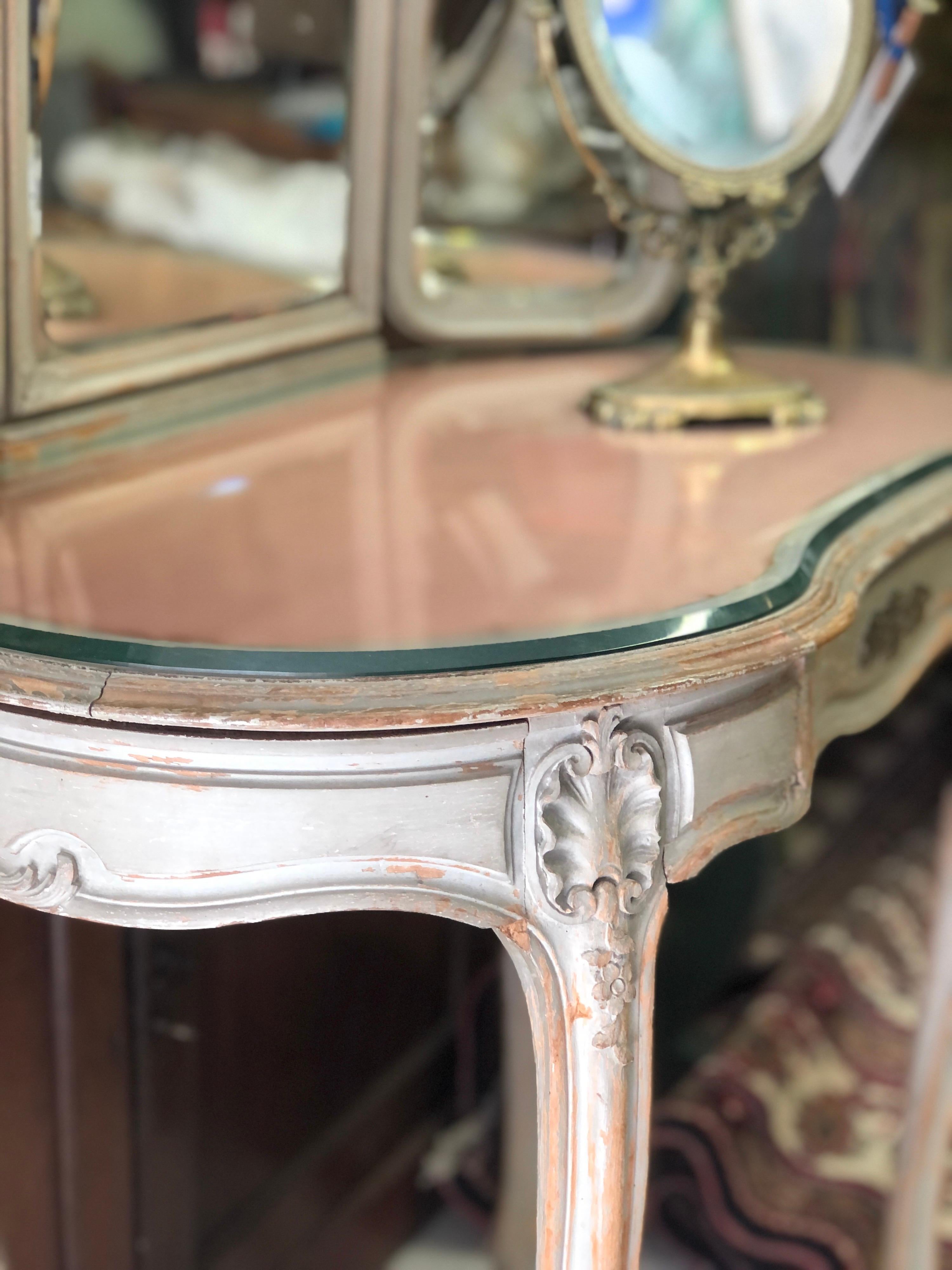 Wood 20th Century French Louis XV Vanity Table with Triple Mirror and Front Drawer For Sale