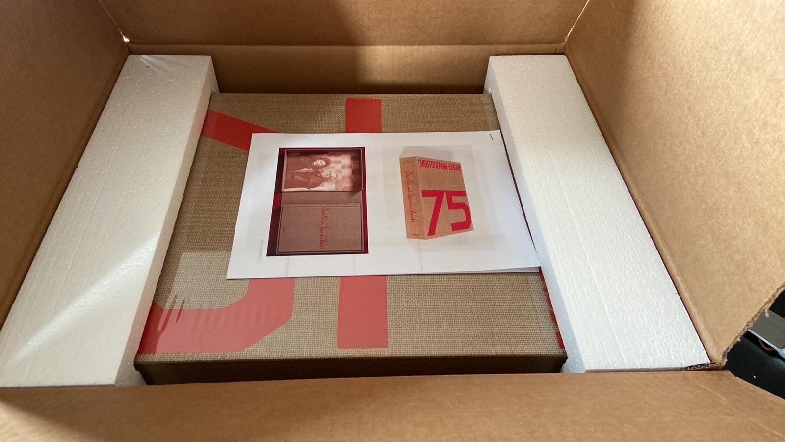 Christo und Jeanne-Claude 75, Biografisches Buch, limitierte Auflage von Taschen im Angebot 3