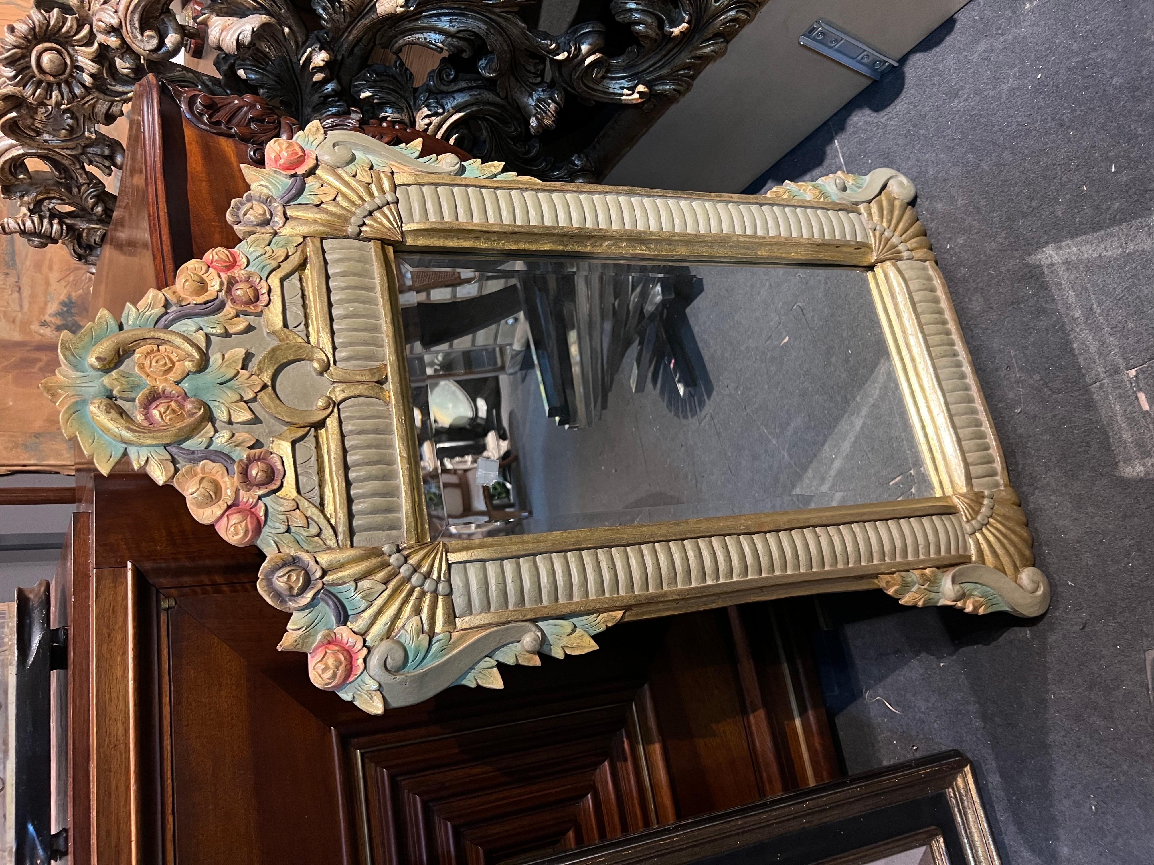 Miroir Art déco français du 20ème siècle sculpté à la main dans un cadre coloré Bon état - En vente à Sofia, BG