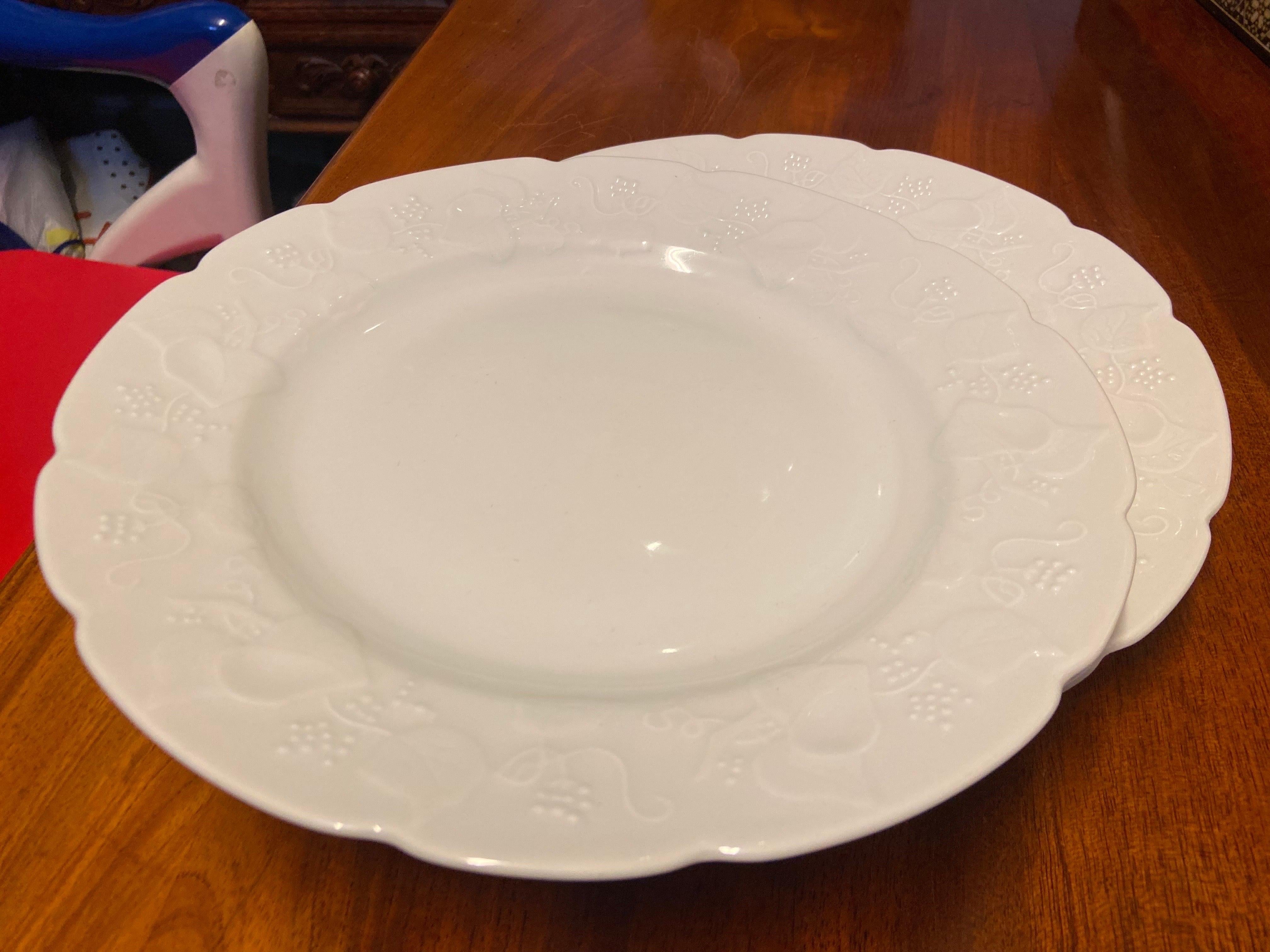 French Set of Eleven Dinner Plates by Lierre Sauvage CNP  For Sale 4