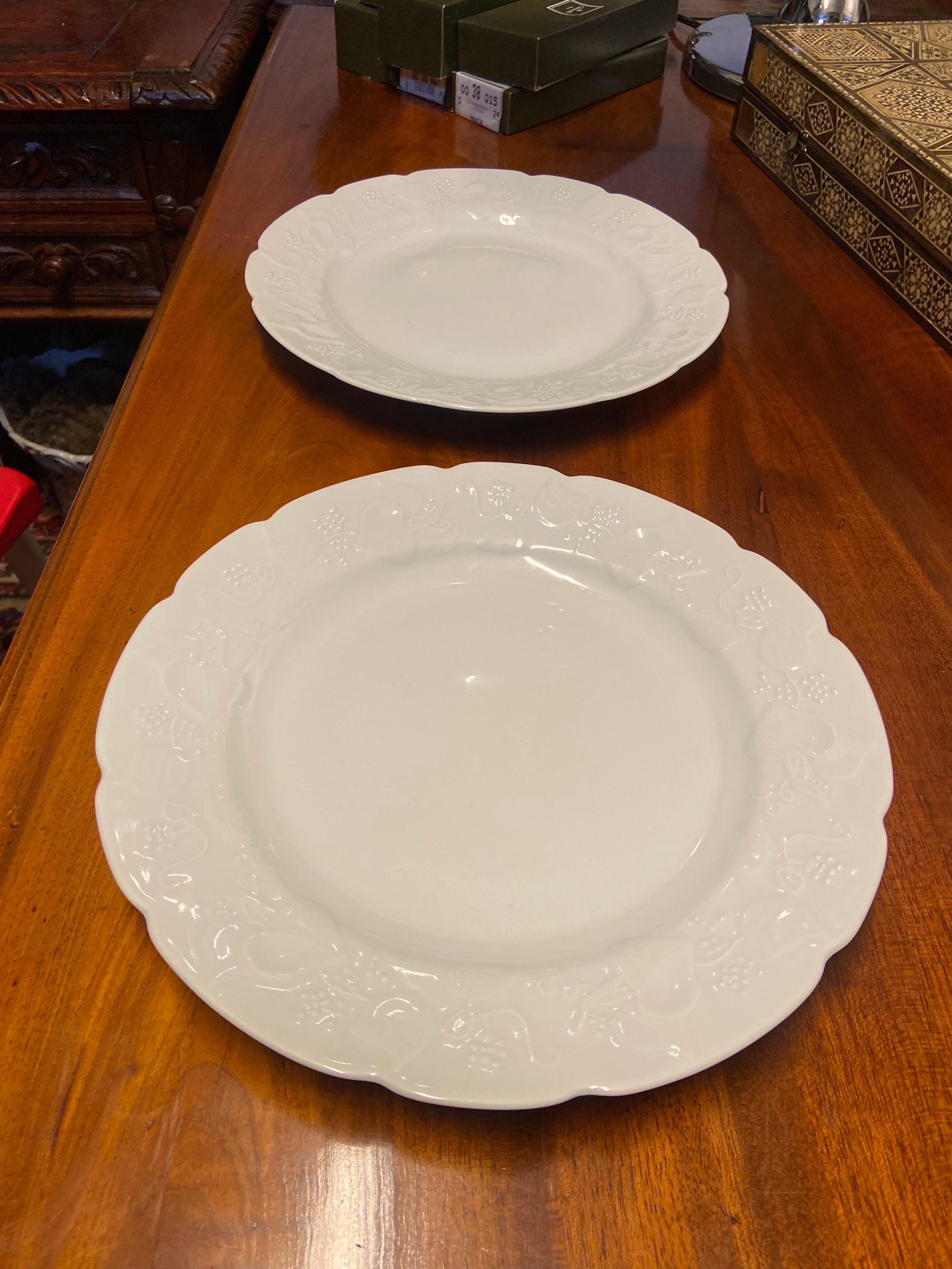 French Set of Eleven Dinner Plates by Lierre Sauvage CNP  For Sale 7