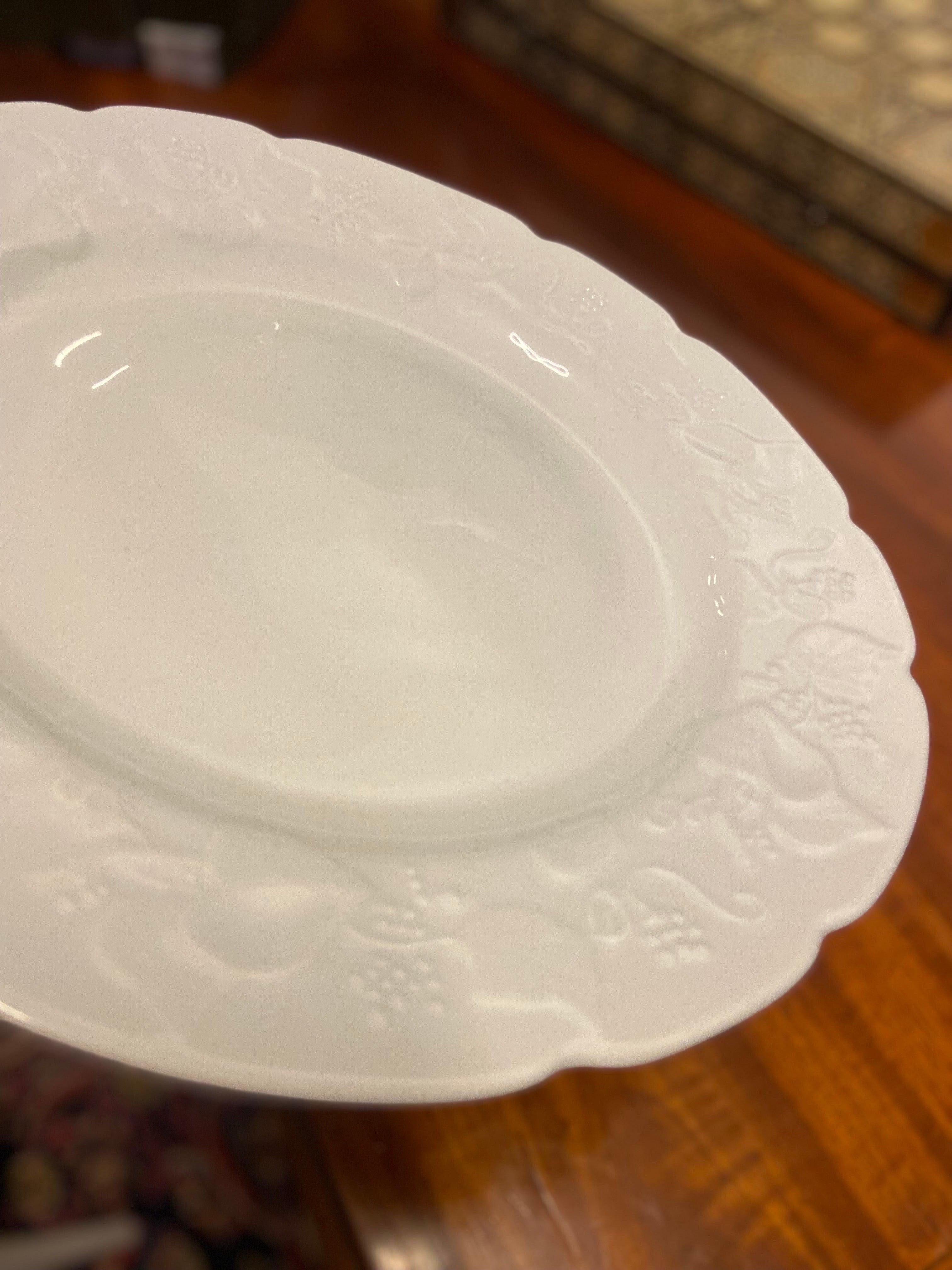 Juego de once platos franceses de Lierre Sauvage CNP en venta 8