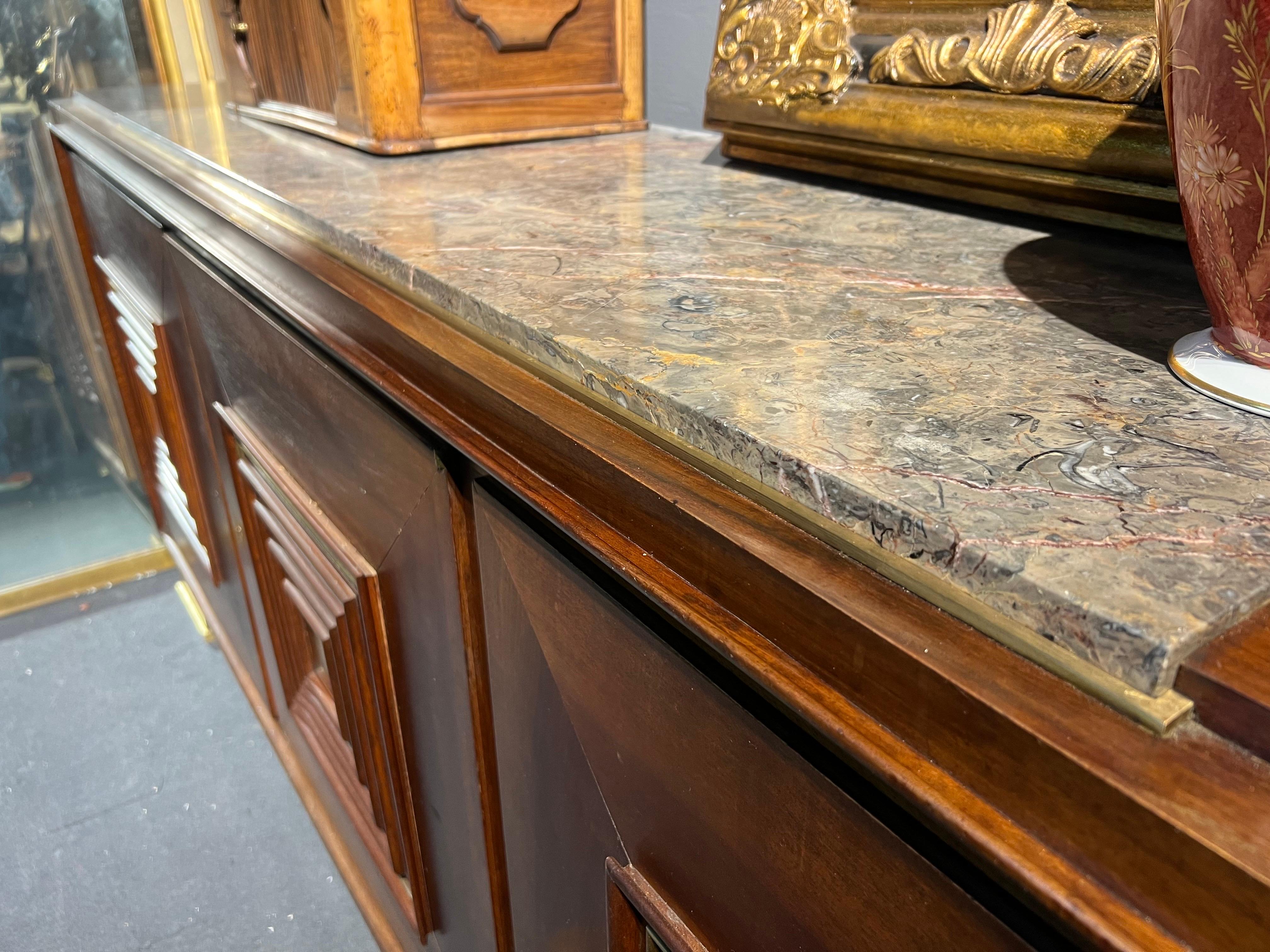 Grande credenza francese d'epoca in mogano attribuita a Maxime Old 1910-1991 in vendita 3