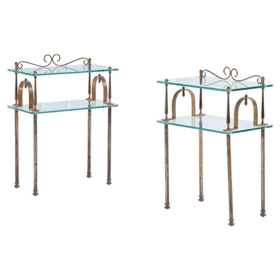 Italian Mid-Century Modern Pair of Brass and Glass Bedside Tables For Sale