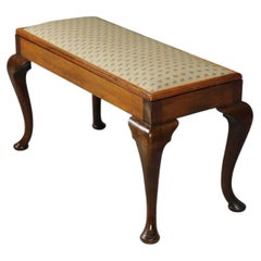 Banc ou tabouret rembourré en noyer, de style Queen Anne anglais, du début du XXe siècle