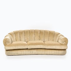 Sofá italiano vintage de tres plazas con forma curvada, de Marzio Cecchi, tapizado en color champán