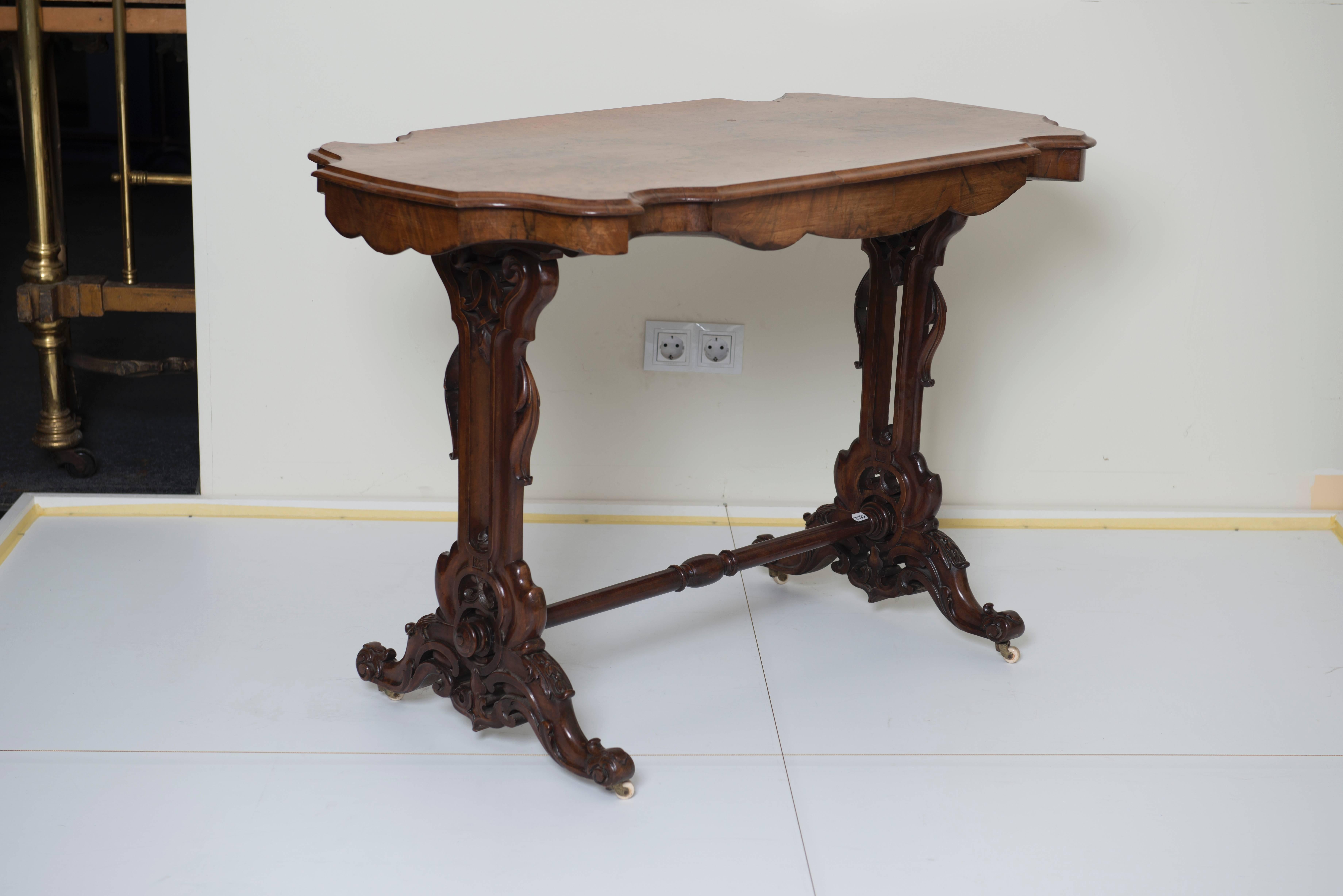 Hand-Crafted Fine Quality Early Victorian Table