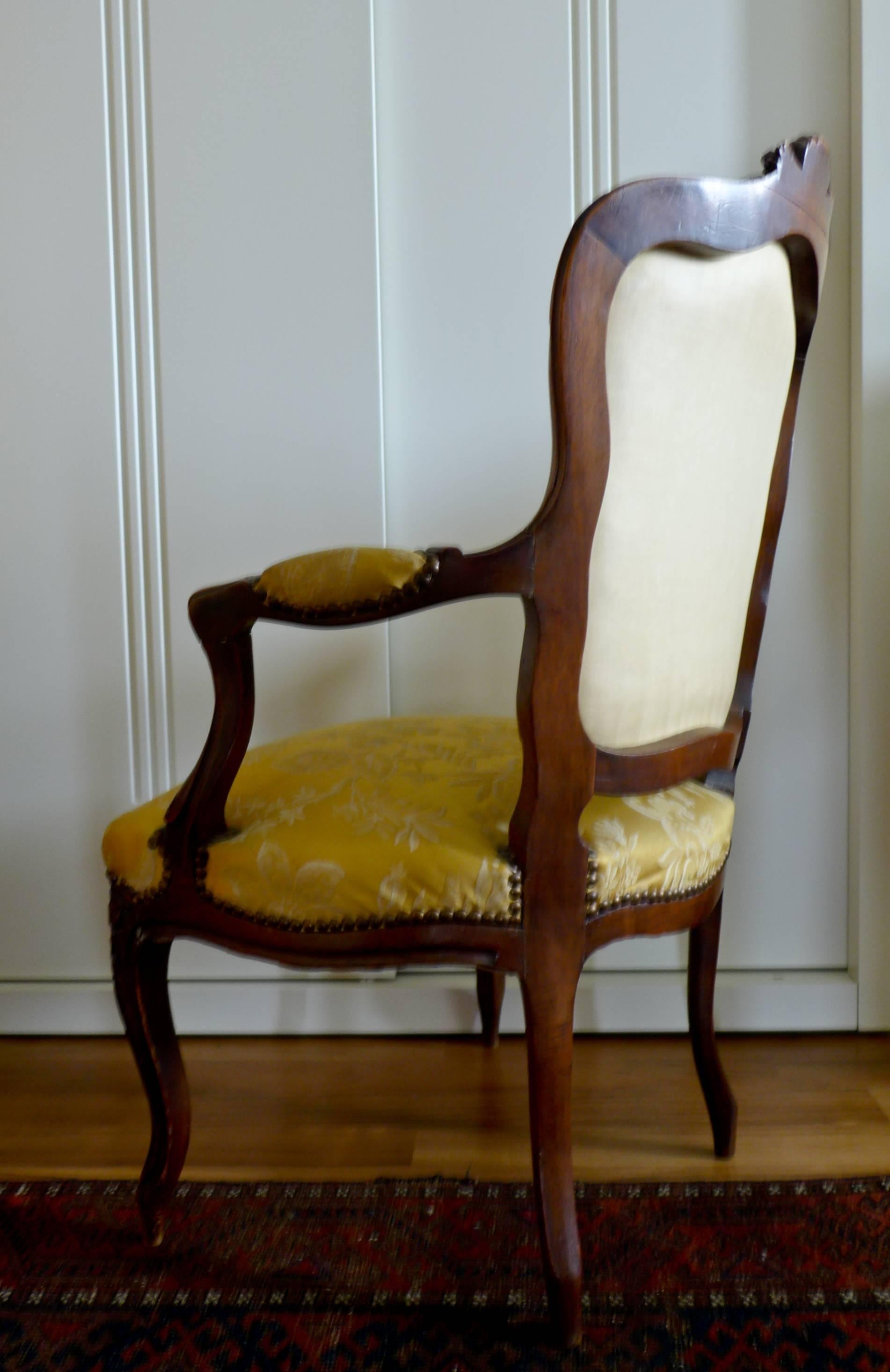 Französischer Sessel im Louis XV.-Stil des 19. Jahrhunderts im Zustand „Gut“ im Angebot in Sofia, BG