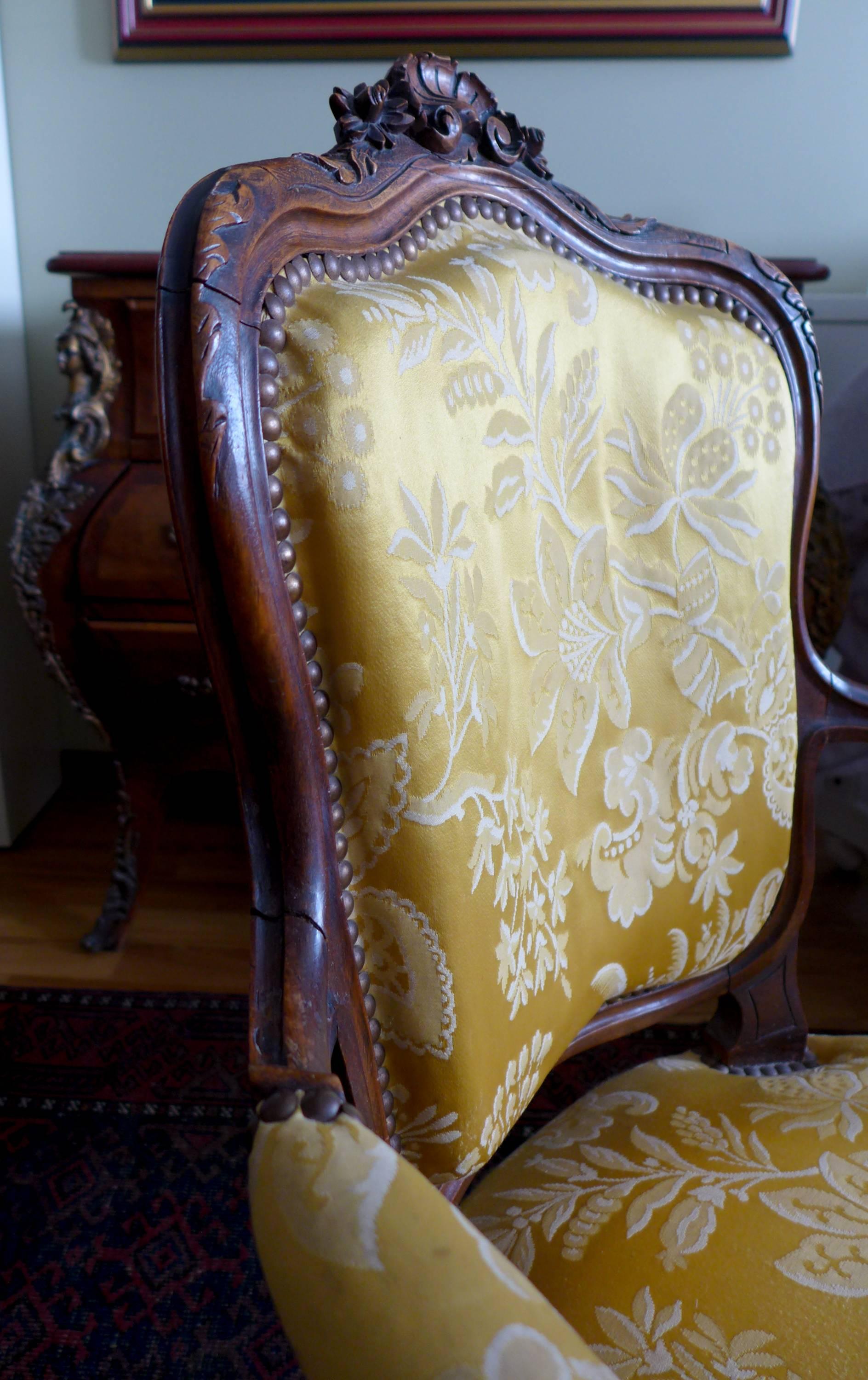 Französischer Sessel im Louis XV.-Stil des 19. Jahrhunderts (Walnuss) im Angebot