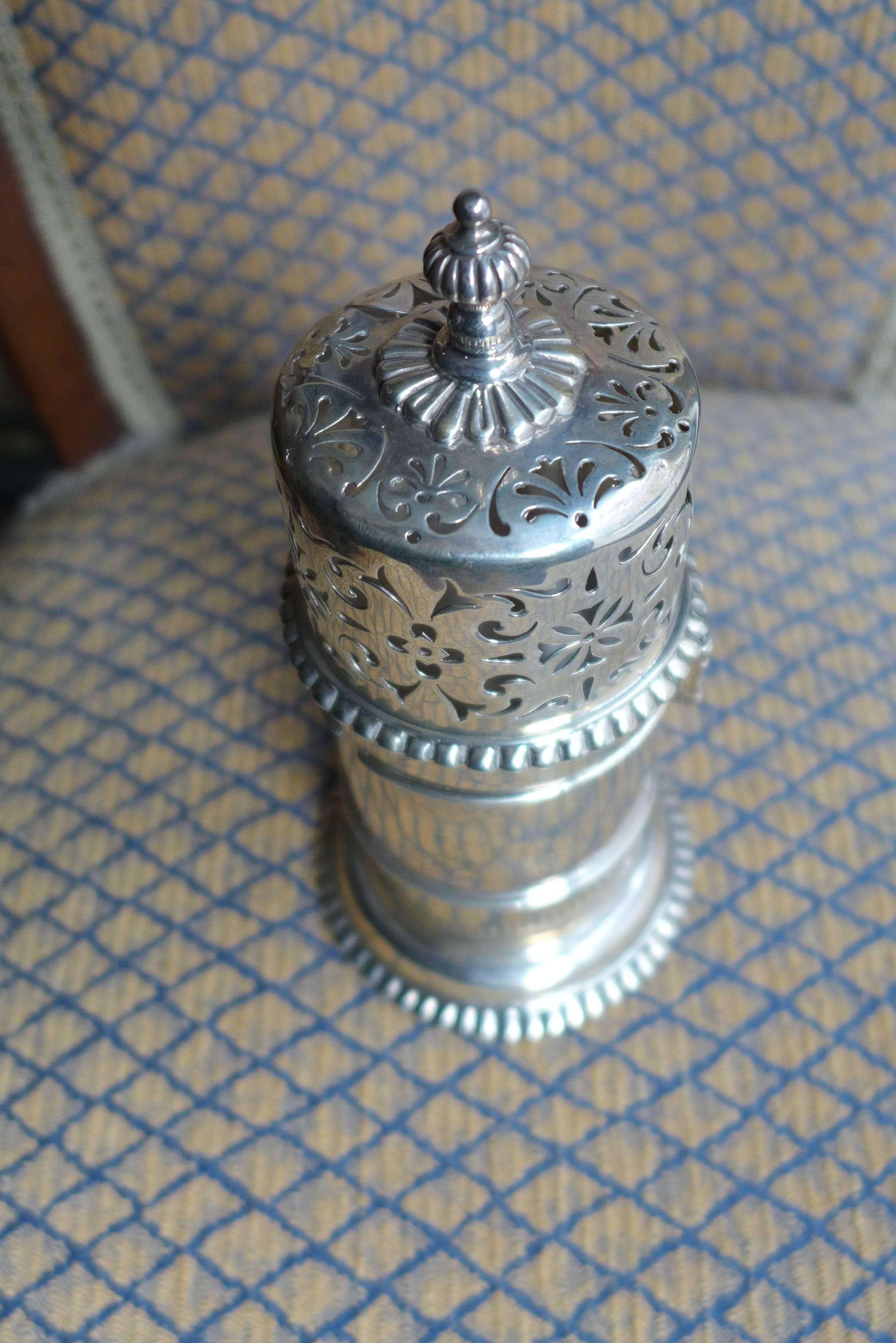 Rare antique Victorian sterling silver English lighthouse sugar caster
This large caster is a very fine and impressive example of its type.
It has a tapering cylindrical form onto a domed spreading circular foot.
1892, London
220