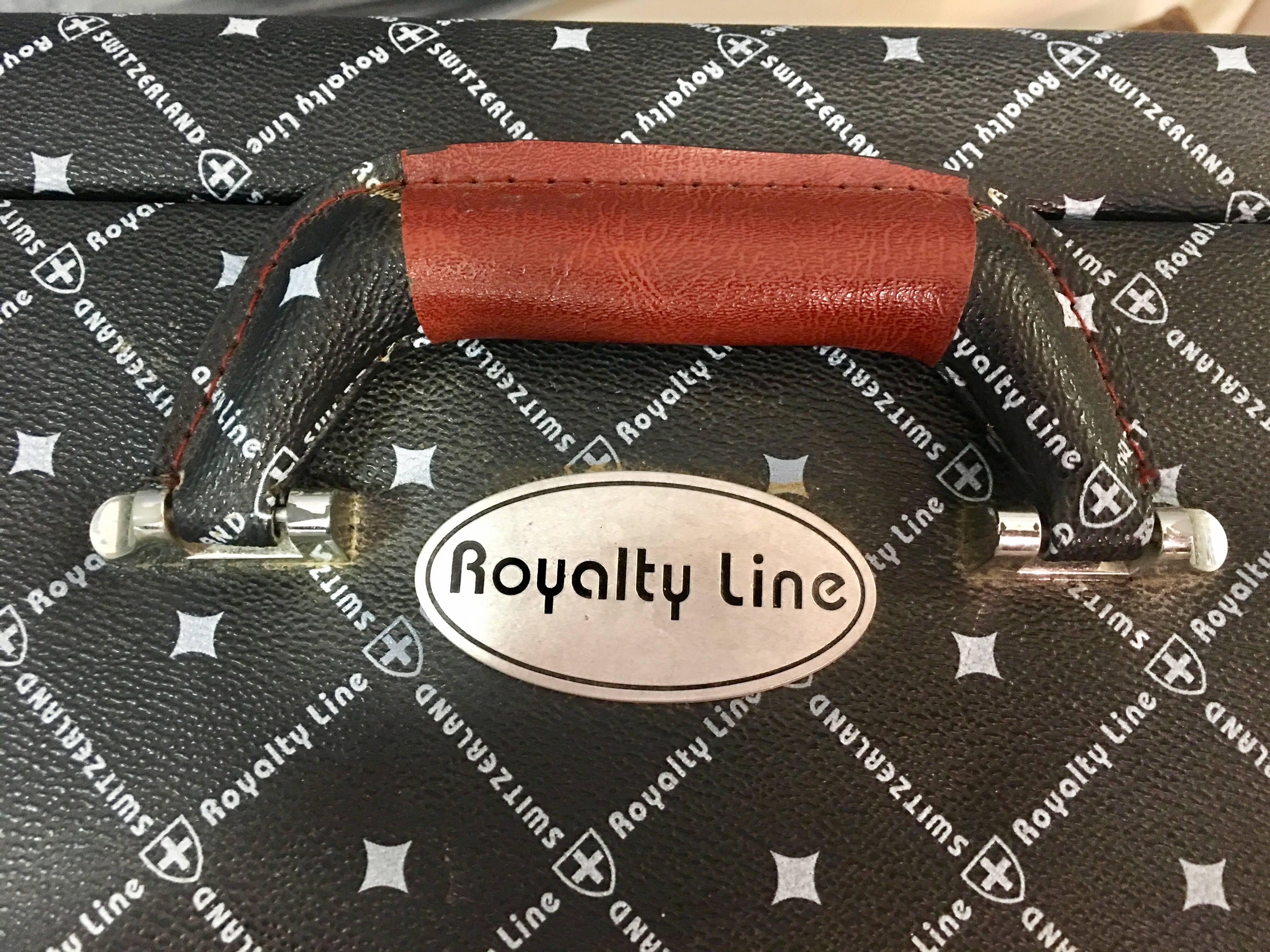 Royalty Line Switzerland Suitcase  In Excellent Condition In Sofia, BG