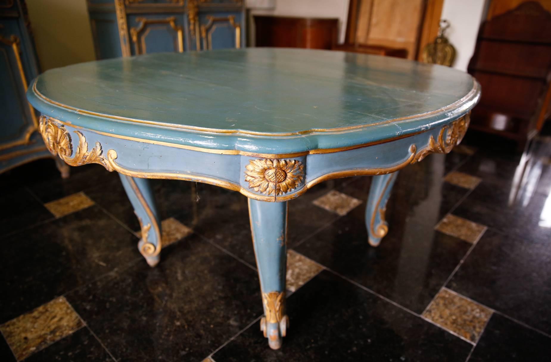 Hand-Painted 19th Century Antique French Oval Hand Carved Extending Table in Painted Wood For Sale