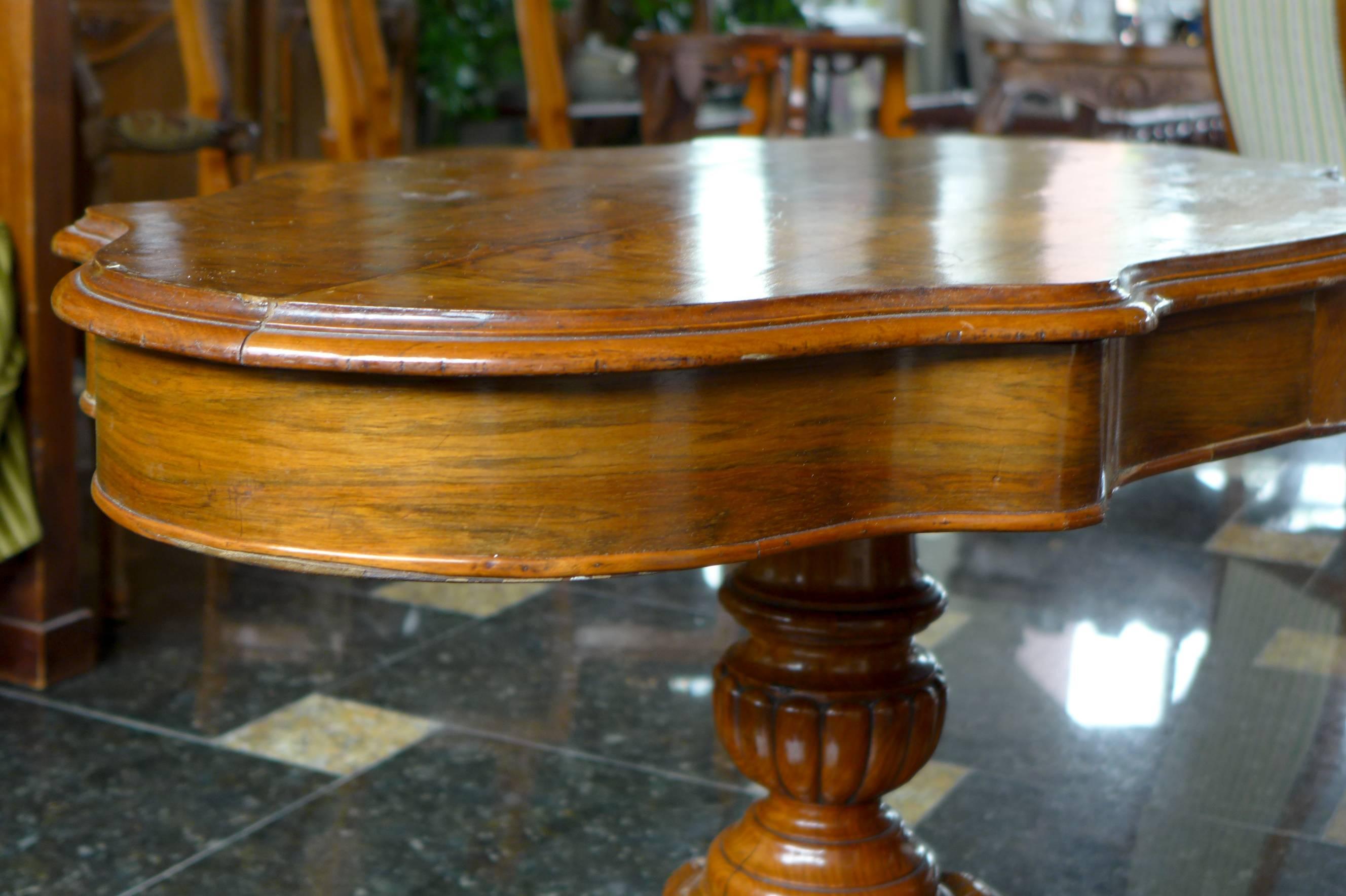 Late 19th Century French Centre Walnut Table in Victorian Style 3